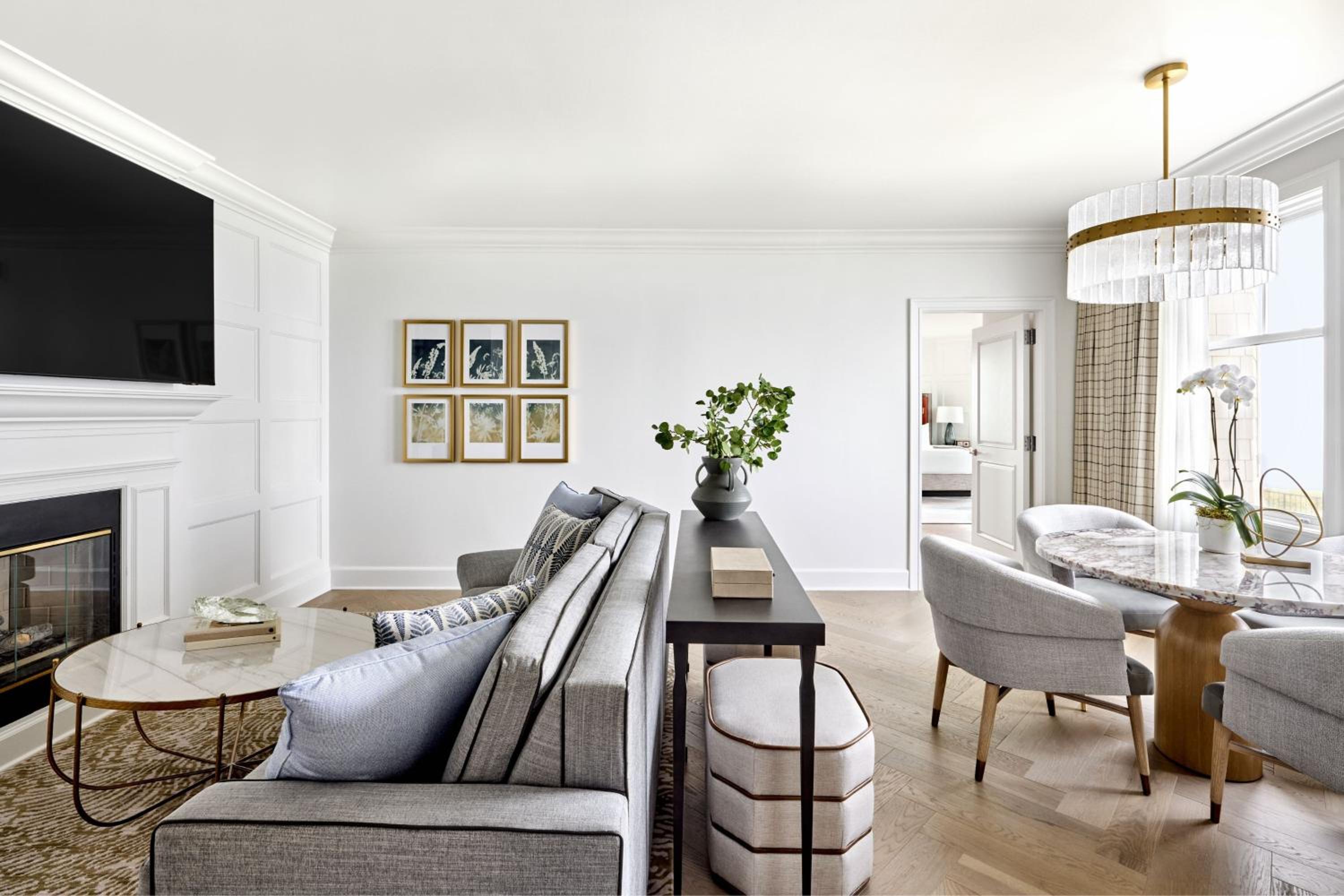 Signature Suite - Photo 5