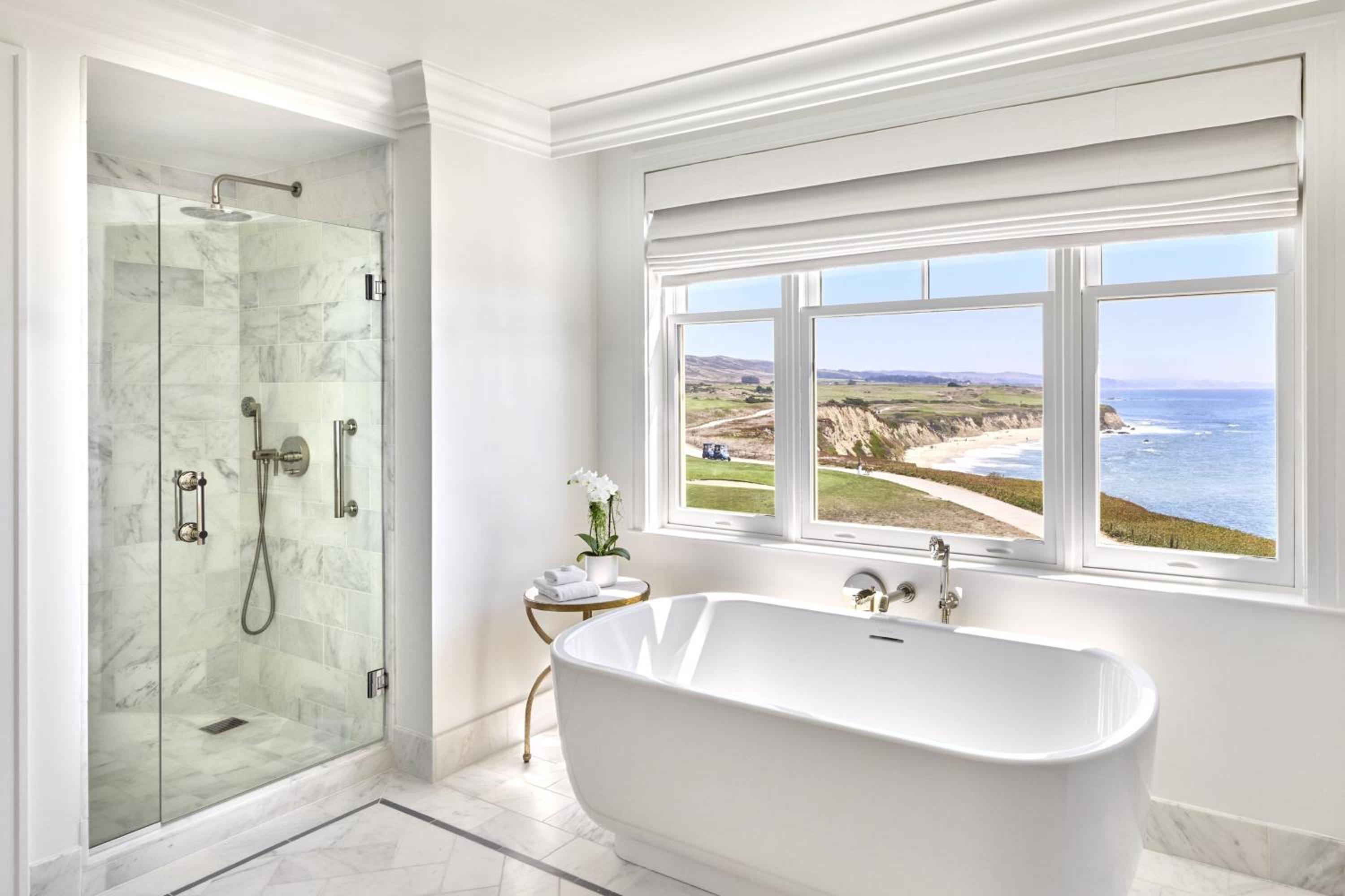 Signature Suite - Photo 4