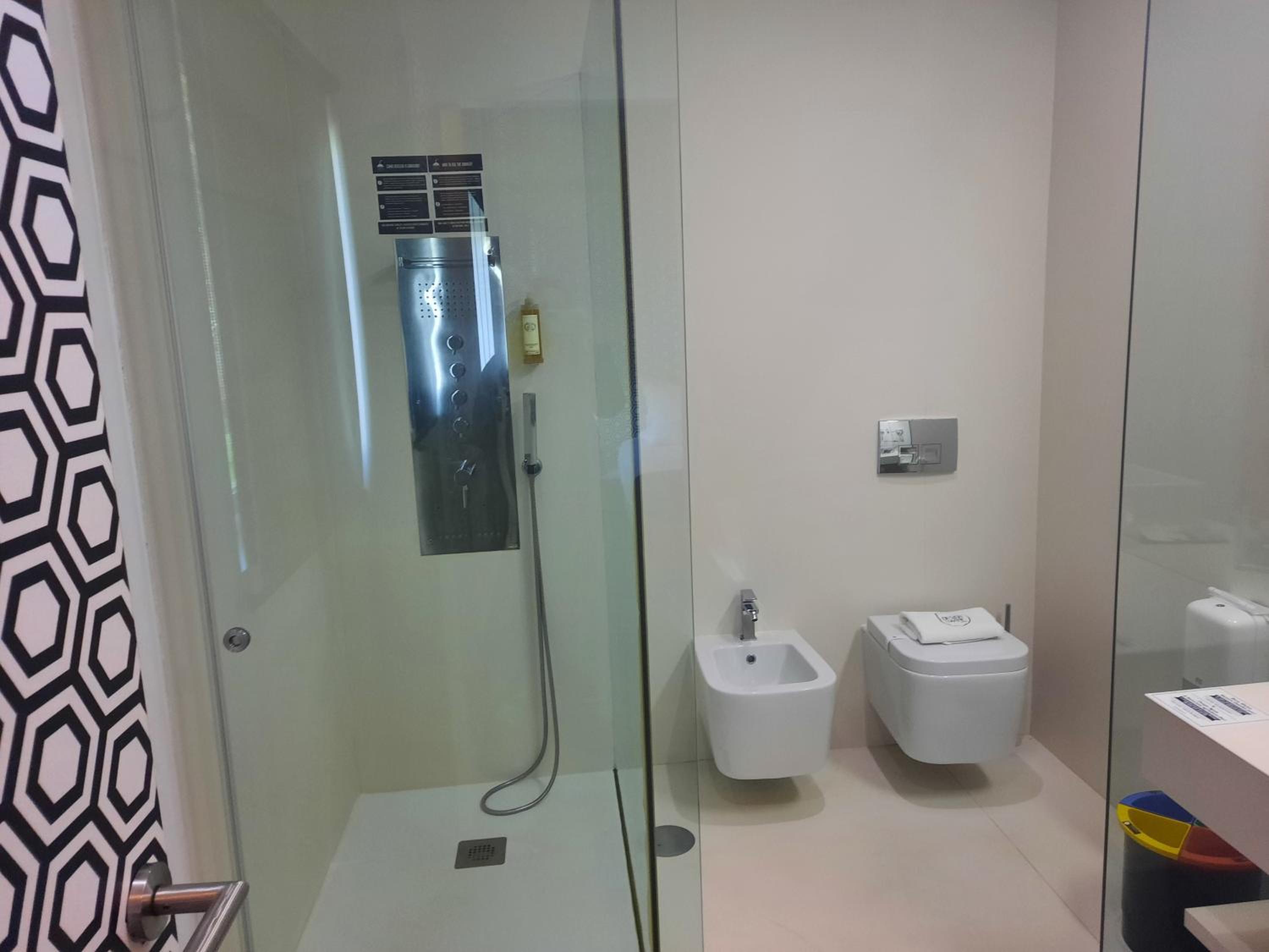 Double or Twin Room River View - Photo 7
