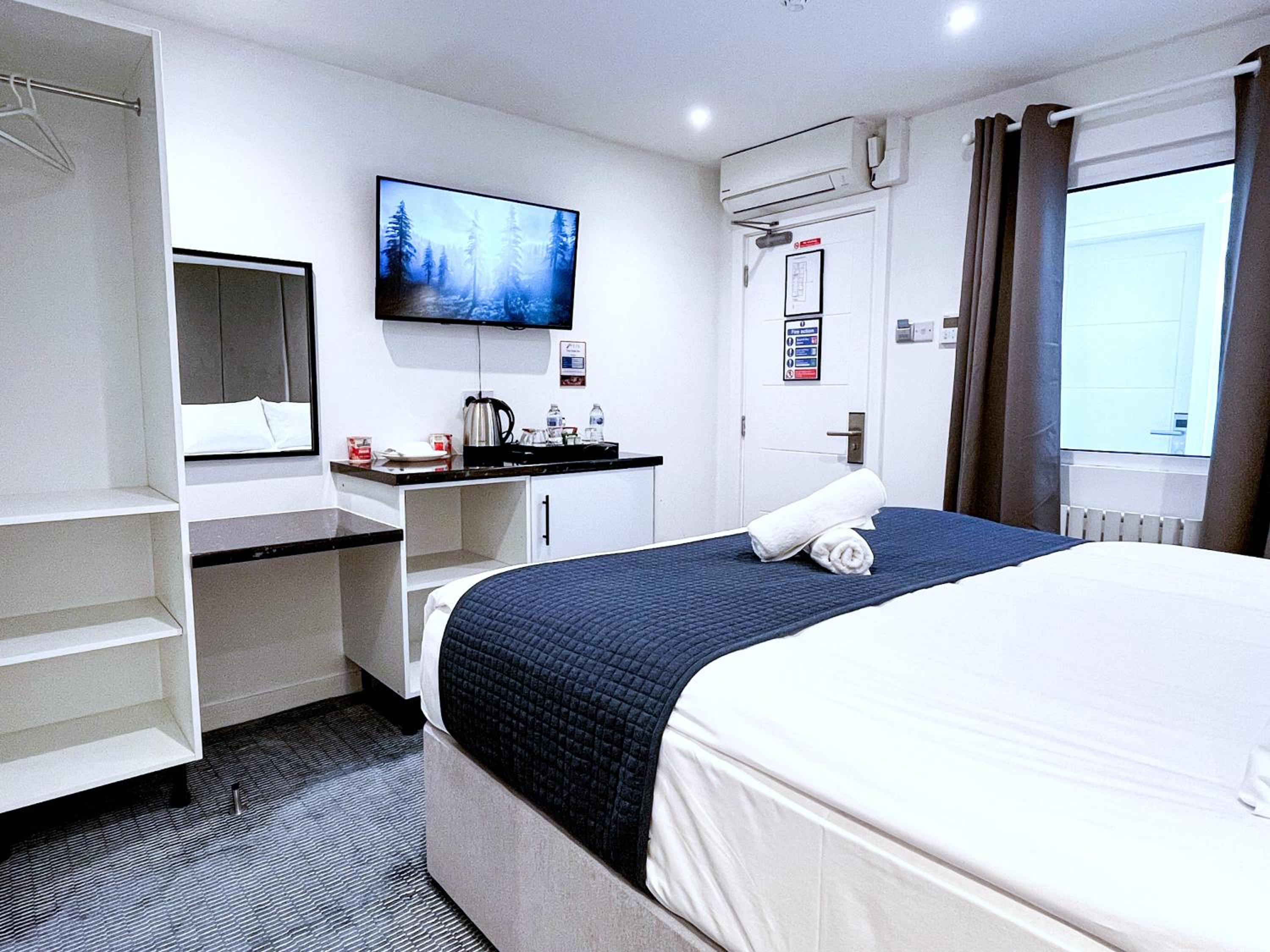 Deluxe King Room photo 1