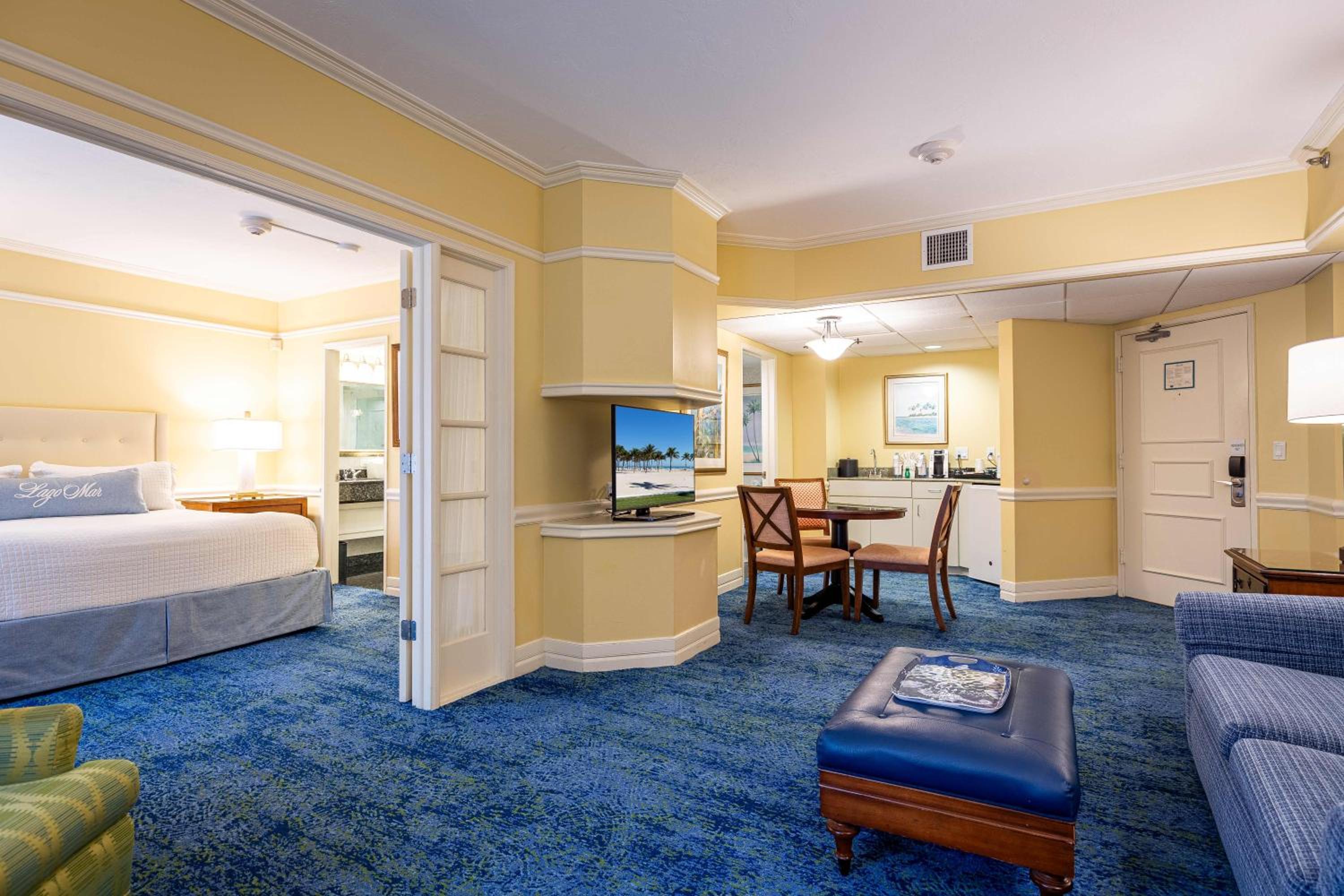 Executive One-Bedroom King Suite - Photo 18