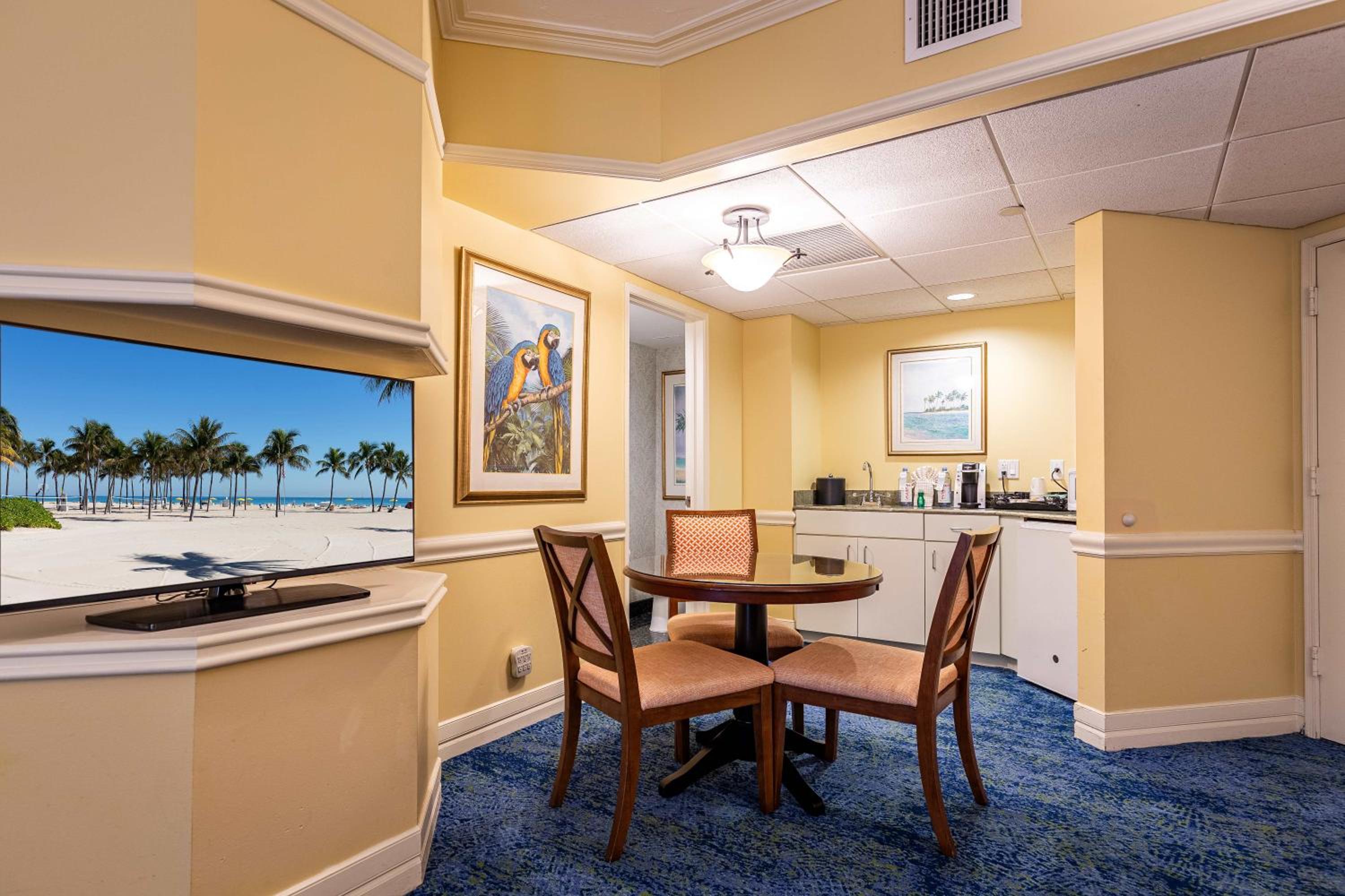 Executive One-Bedroom King Suite - Photo 2