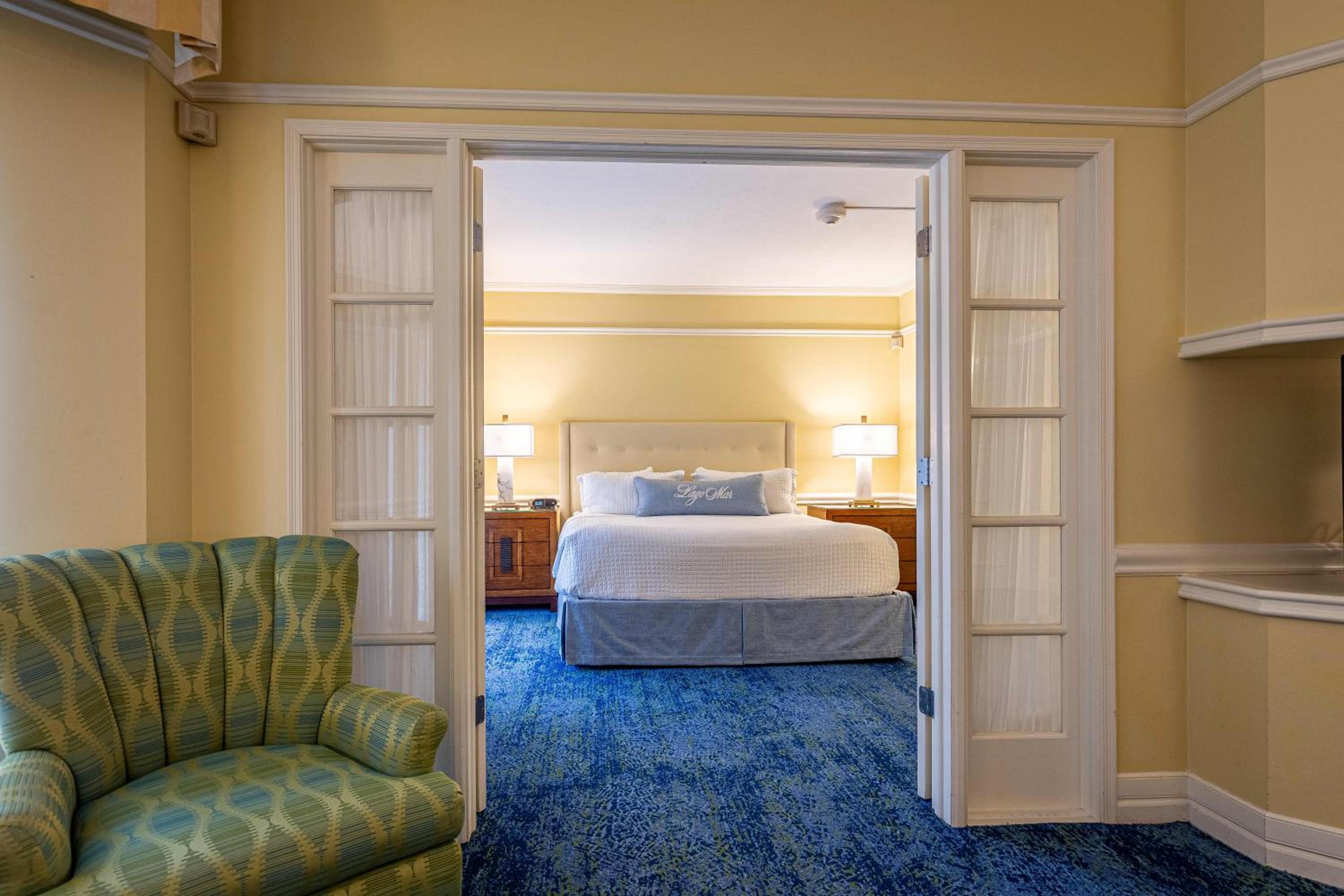 Executive One-Bedroom King Suite - Photo 11