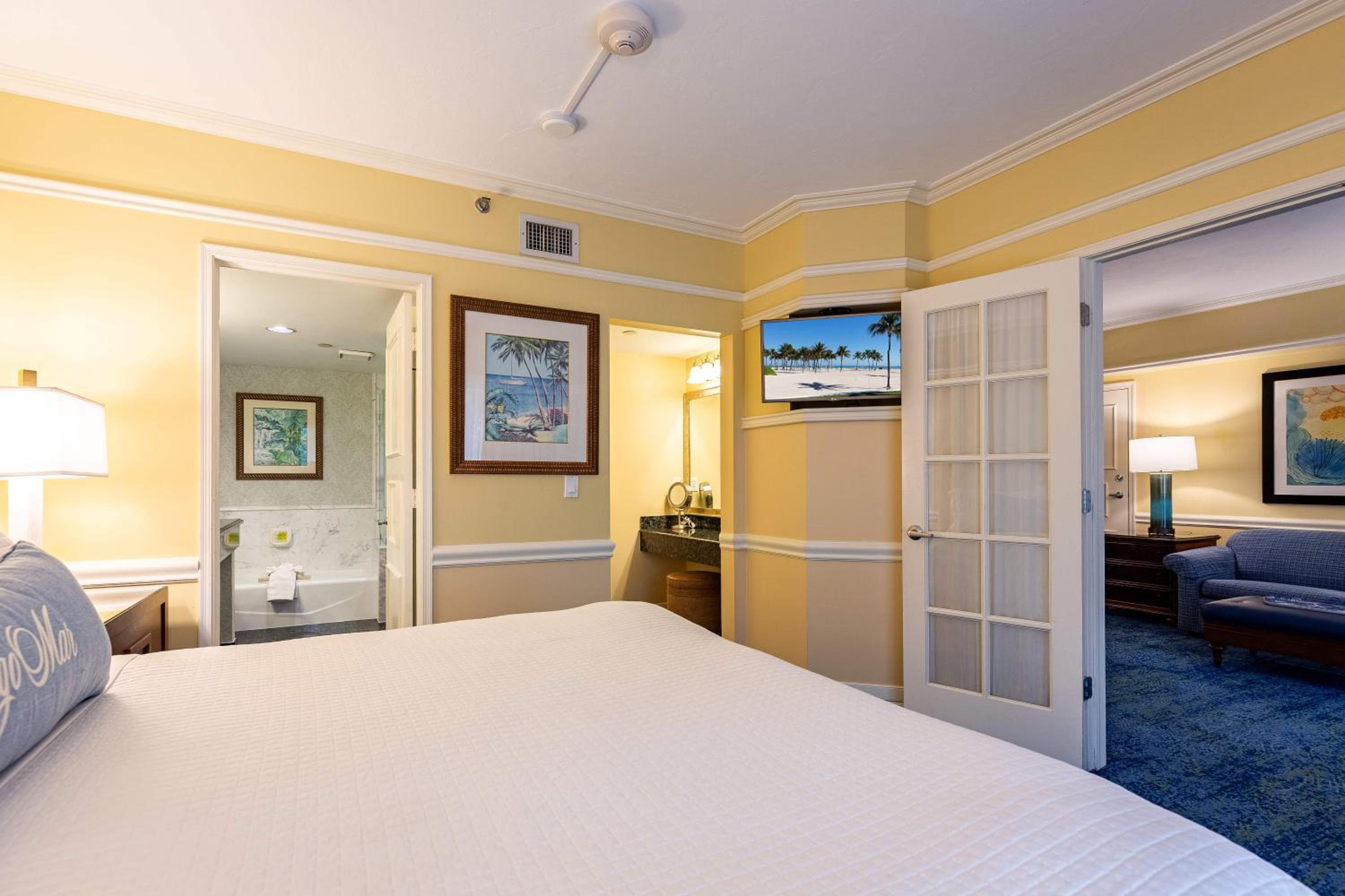 Executive One-Bedroom King Suite - Photo 7
