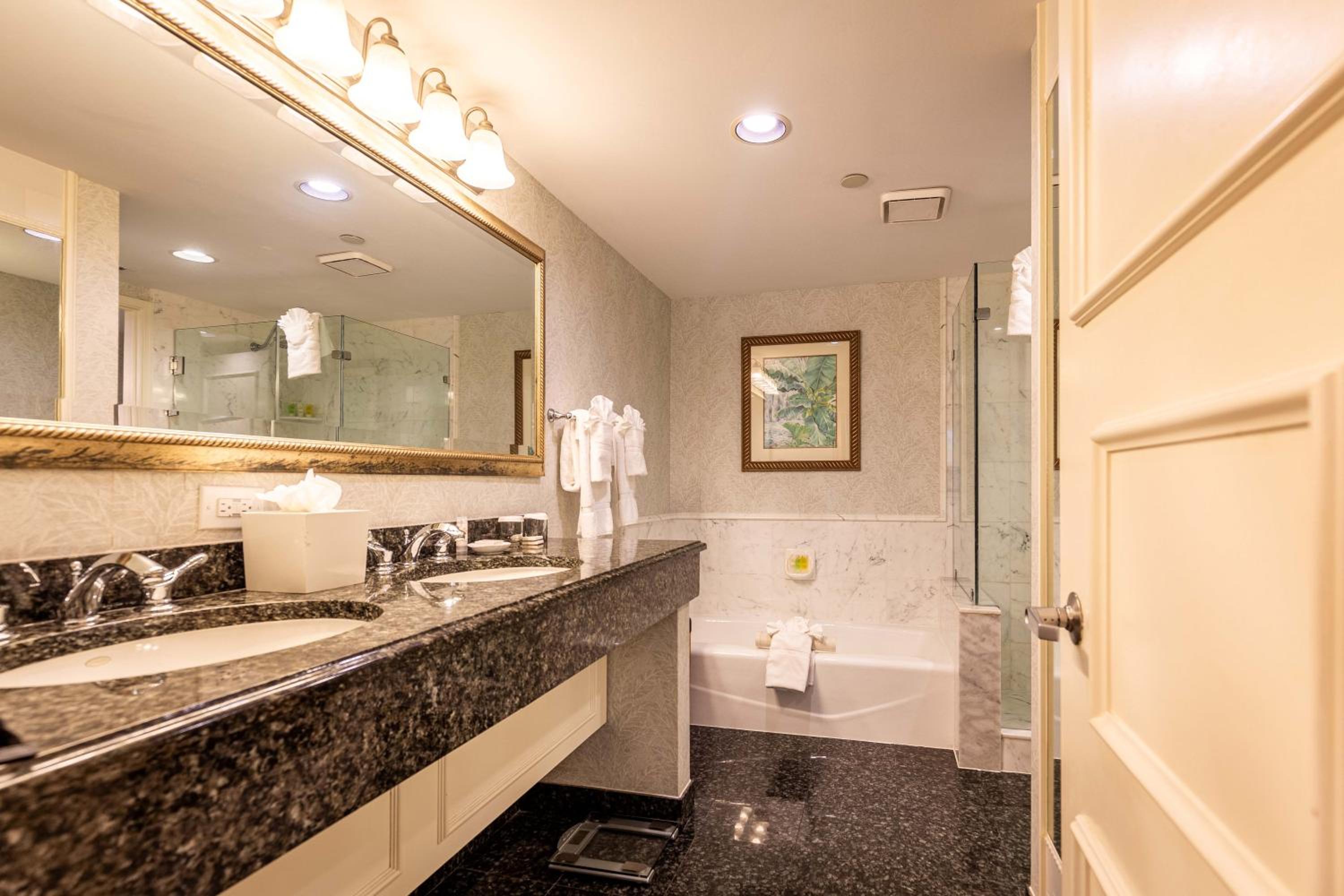 Executive One-Bedroom King Suite - Photo 4