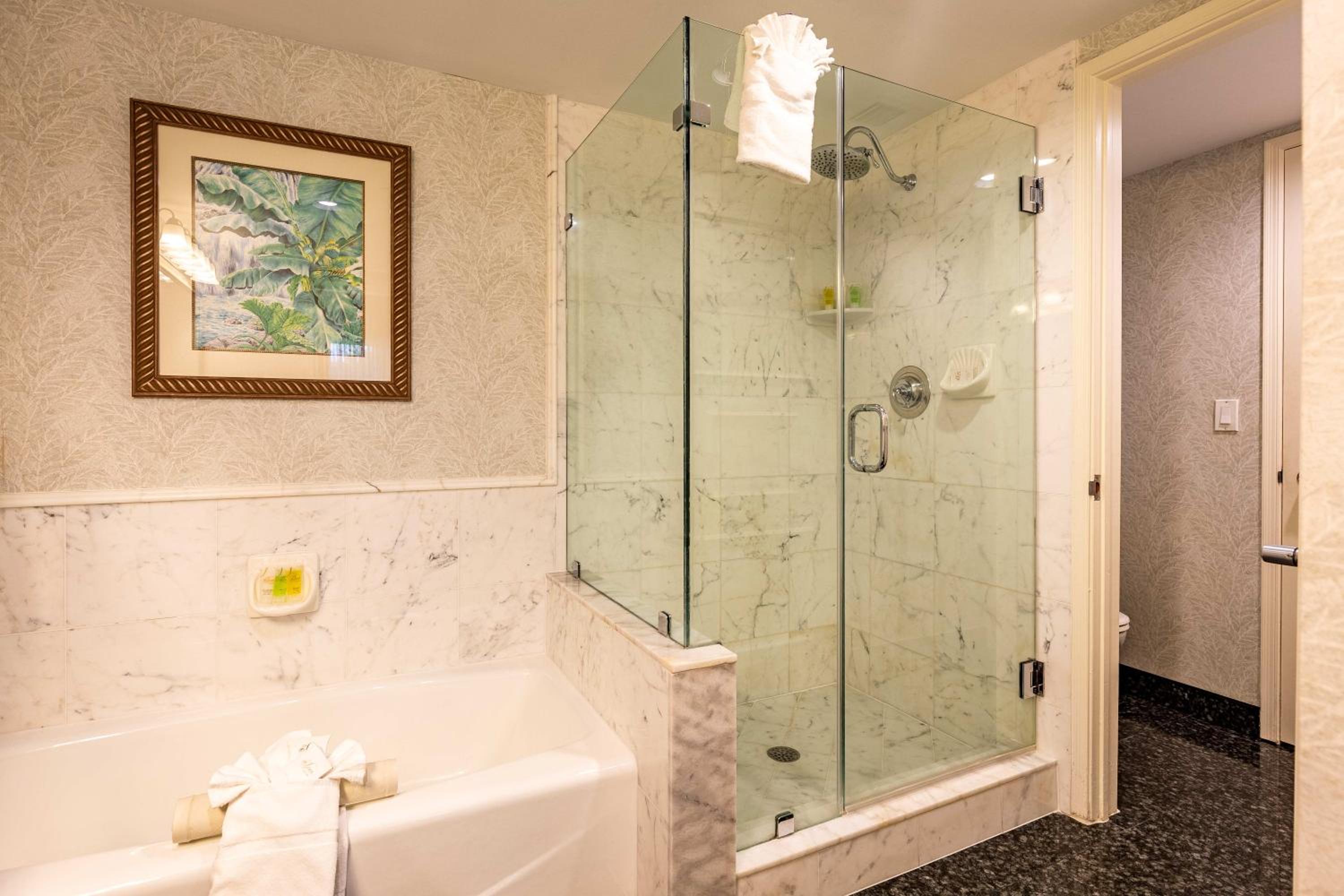 Executive One-Bedroom King Suite - Photo 3