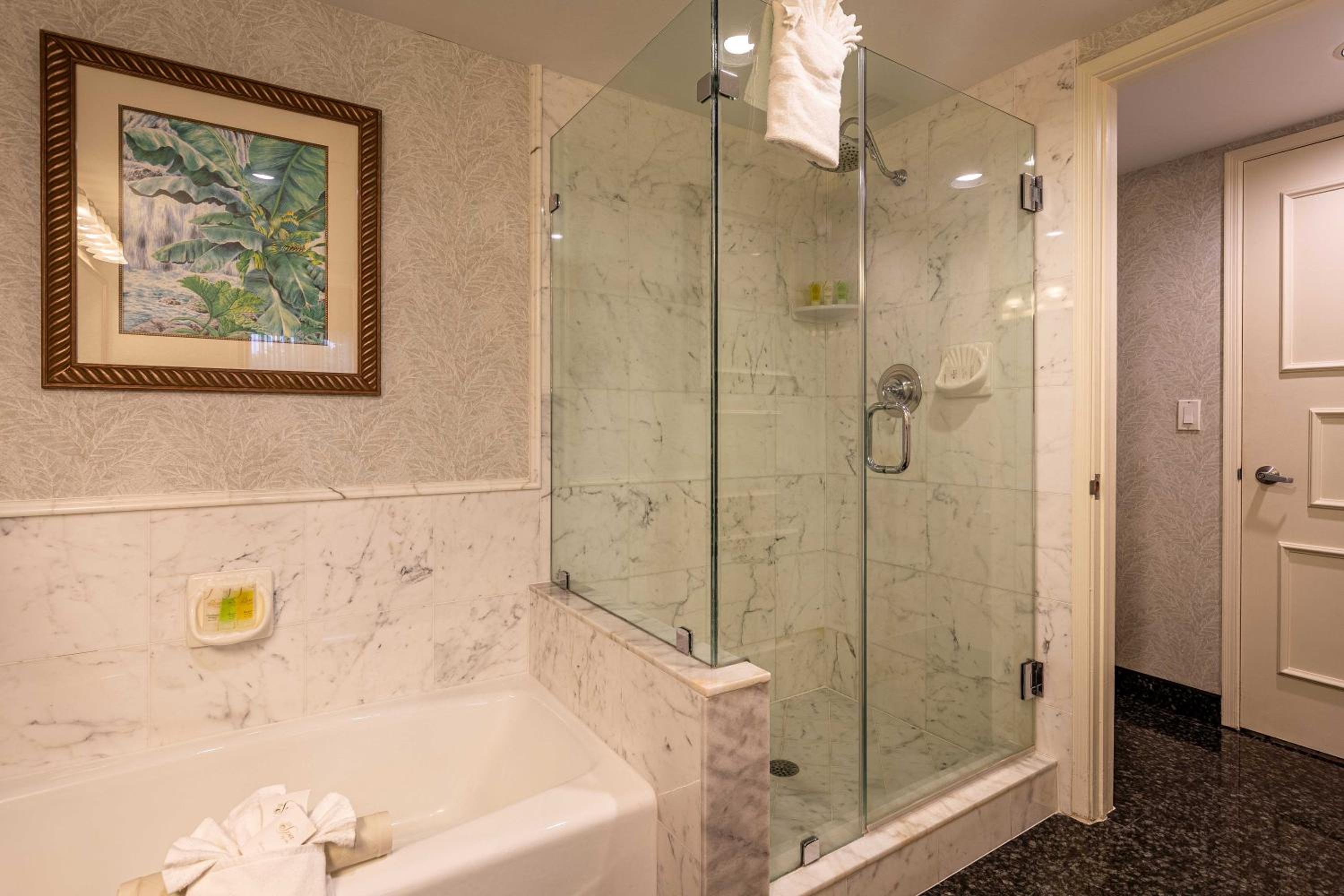 Executive One-Bedroom King Suite - Photo 21