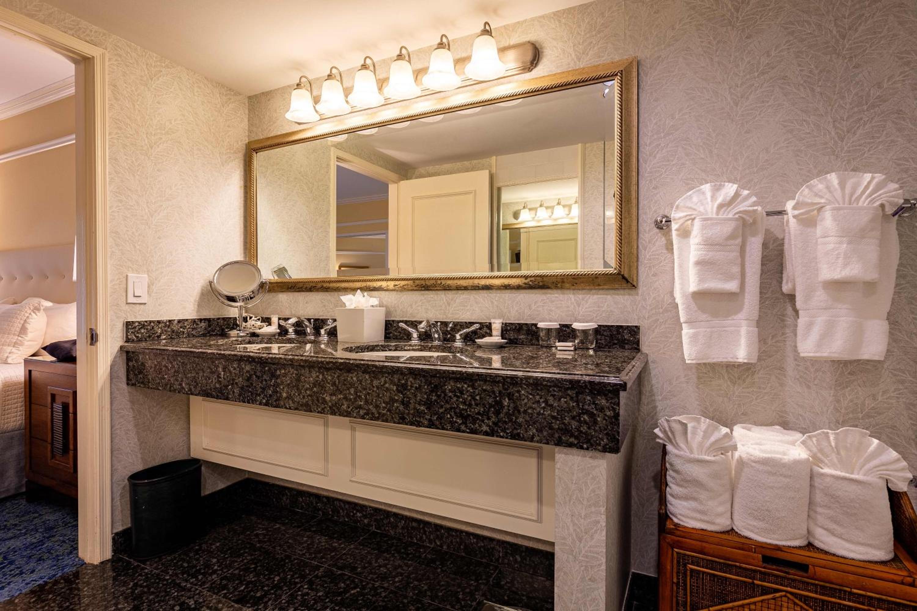 Executive One-Bedroom King Suite - Photo 20