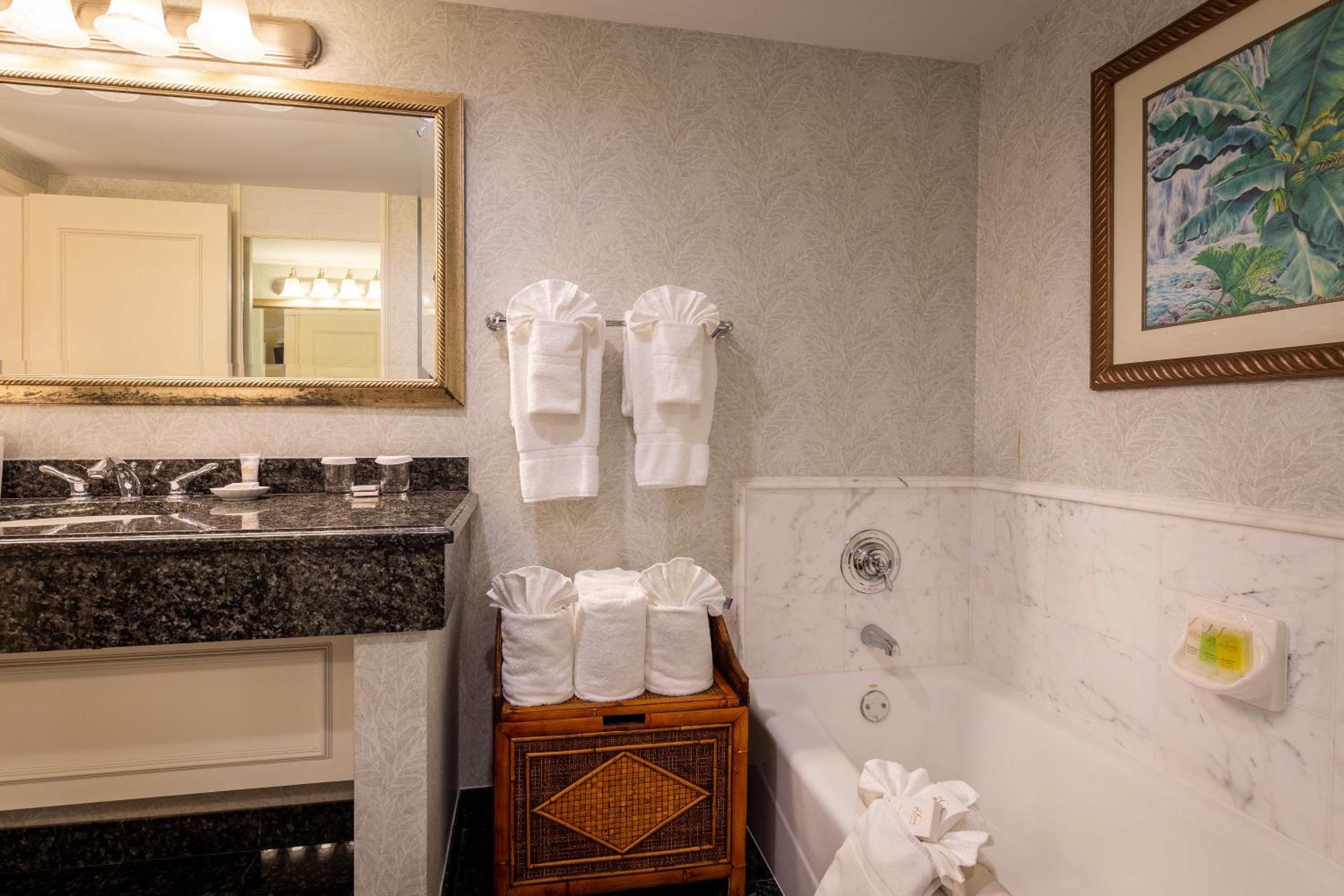 Executive One-Bedroom King Suite - Photo 15