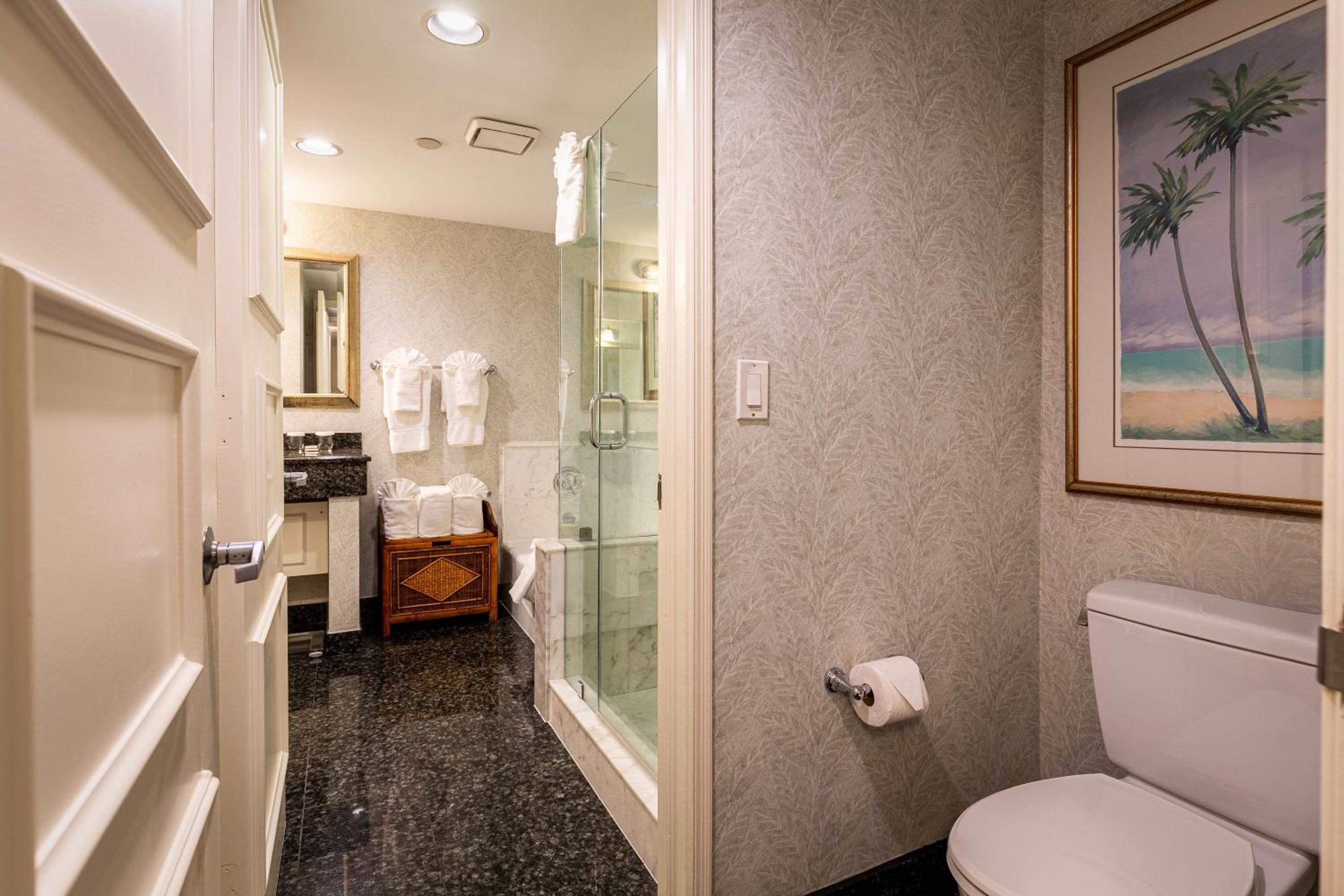 Executive One-Bedroom King Suite - Photo 23