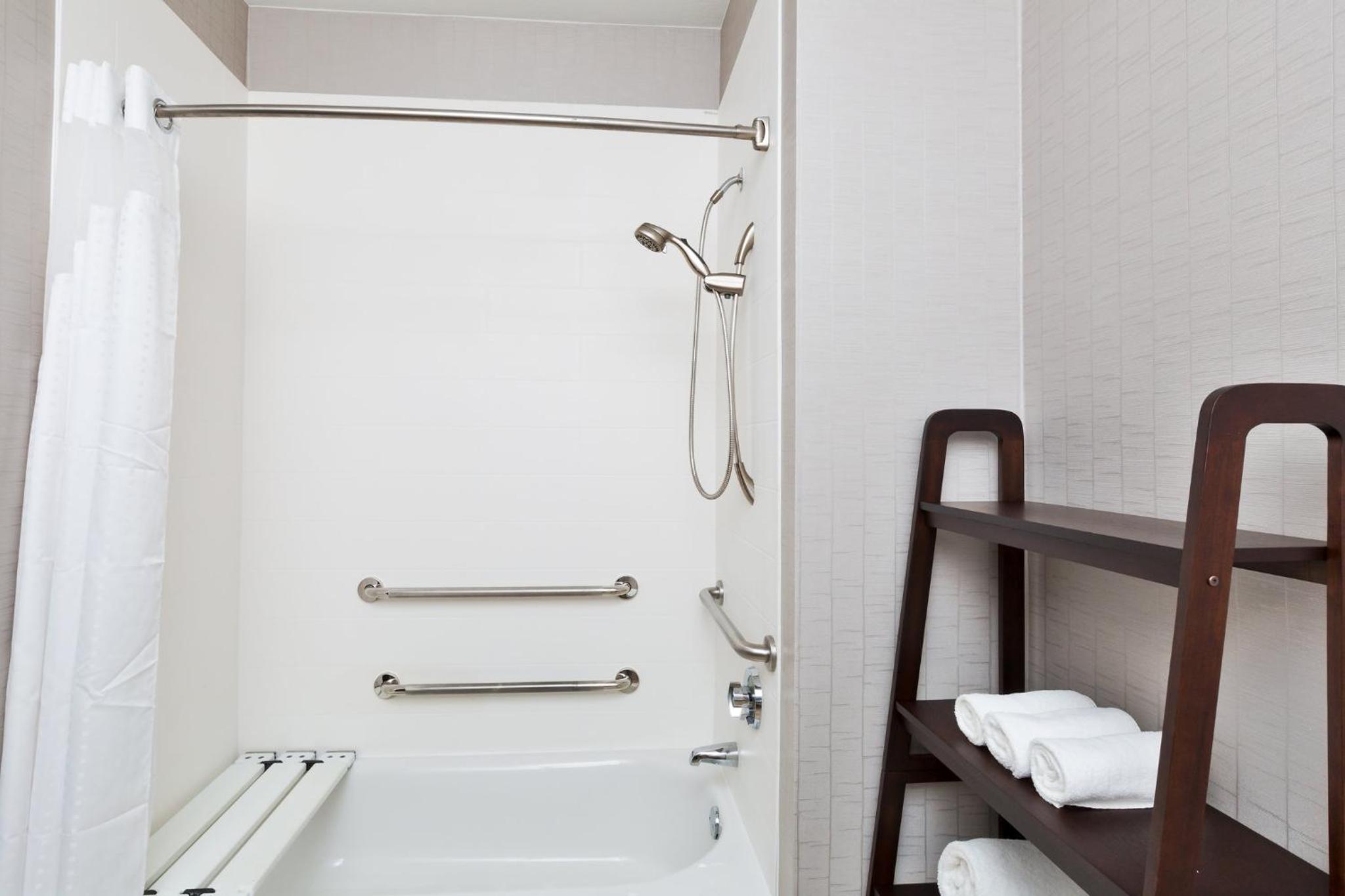 Double Room with Bath Tub - Disability Access