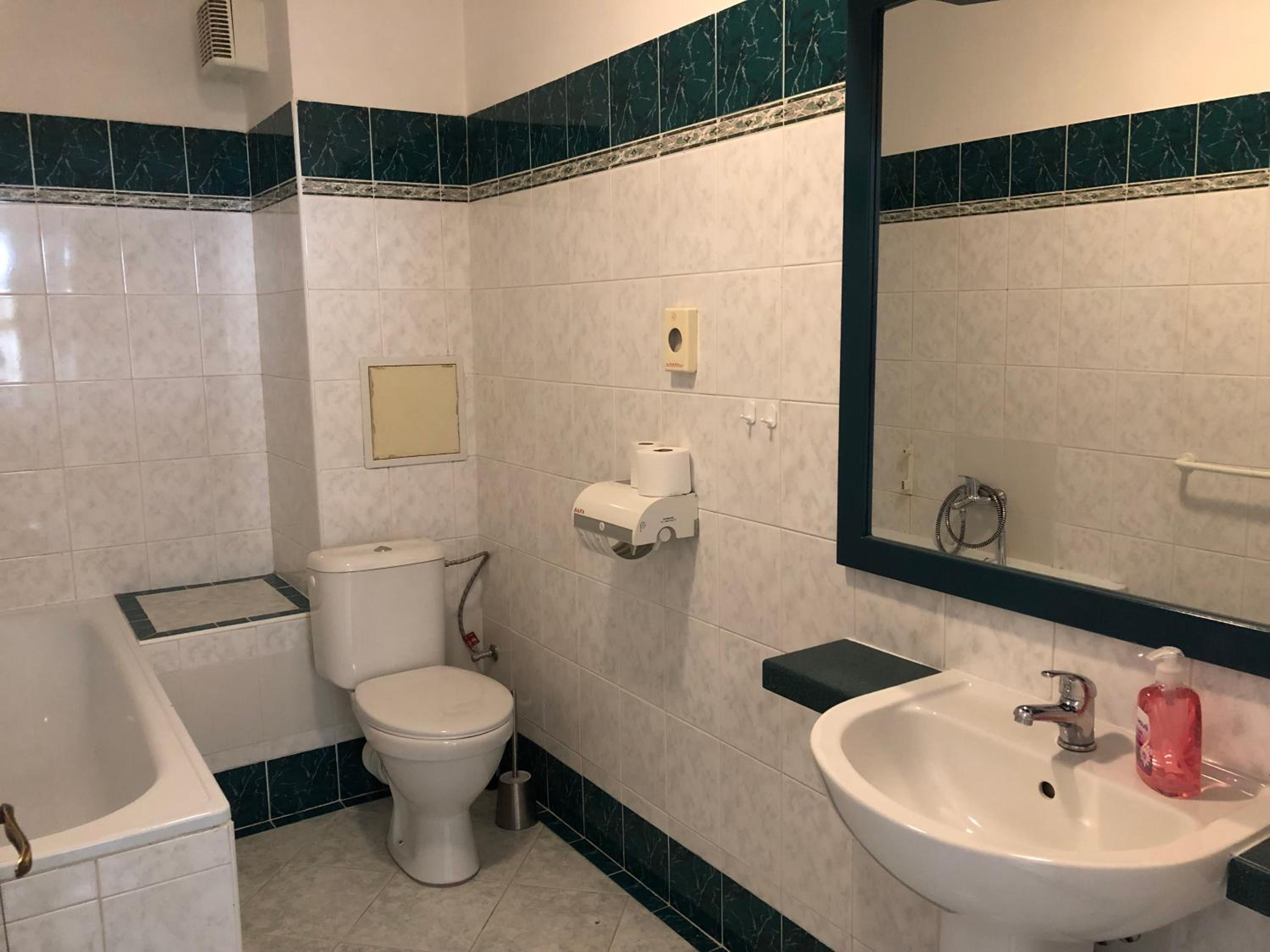 Standard Twin Room - Photo 2