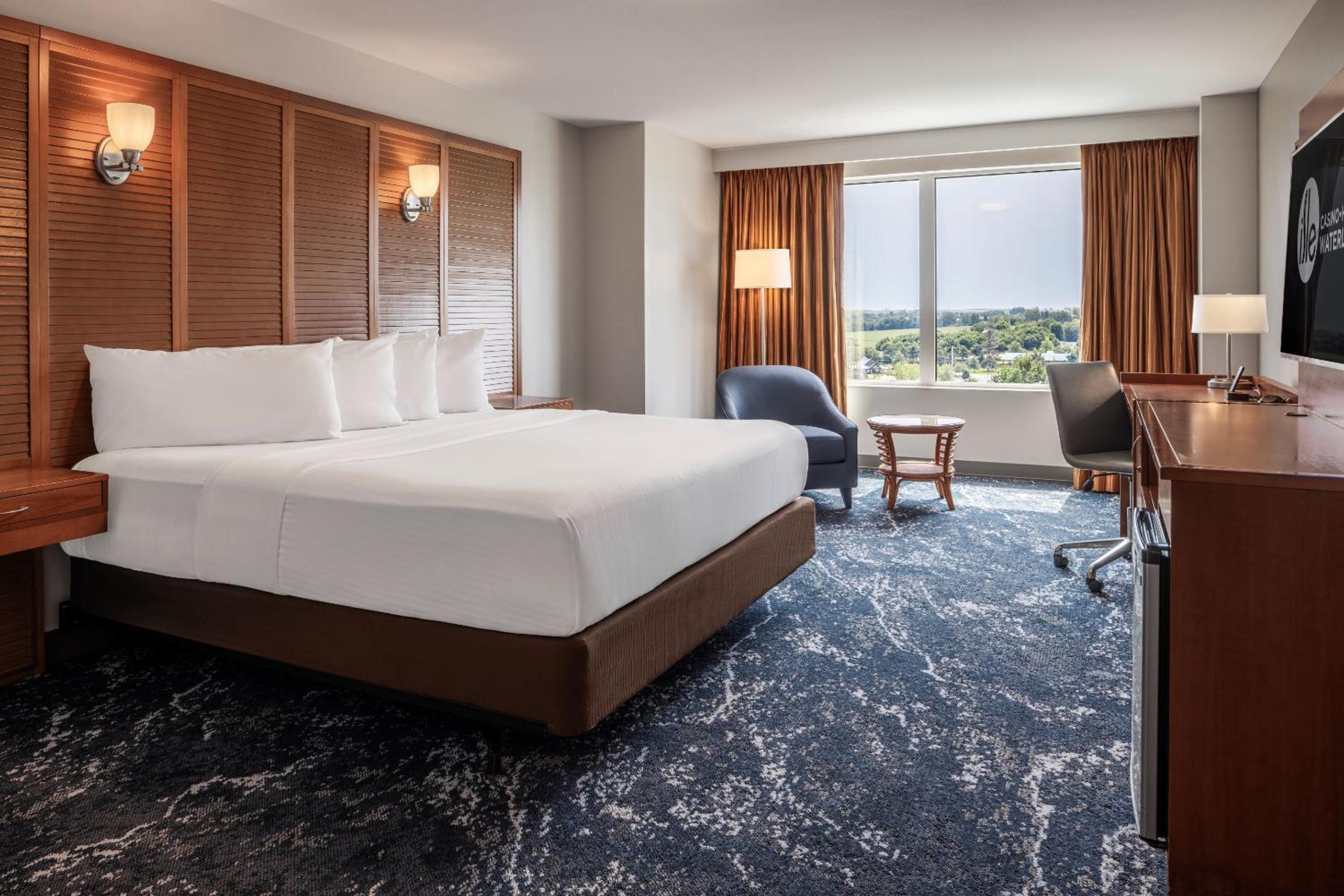 Deluxe King Room - Photo 1