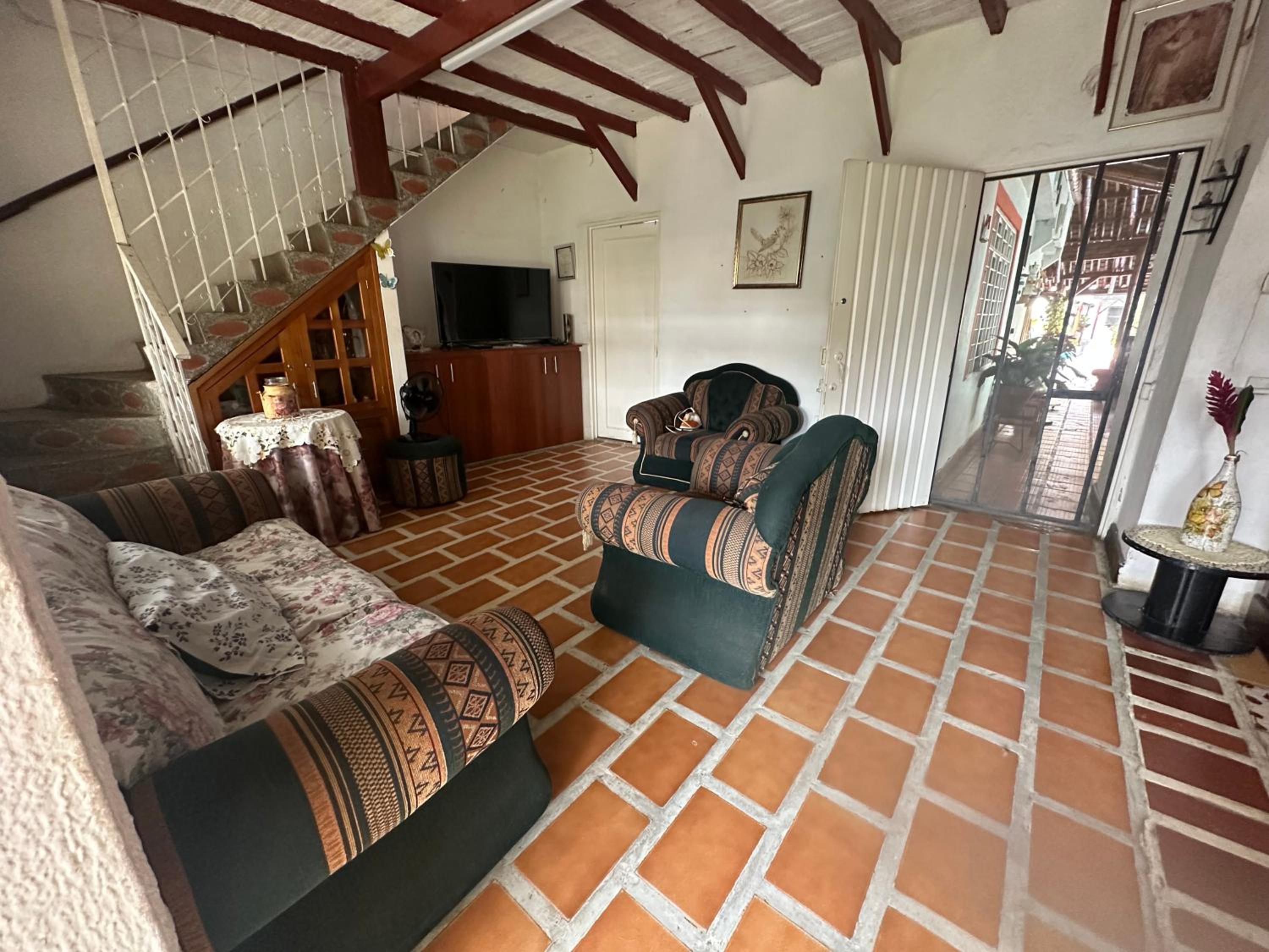 Four-Bedroom House photo 1