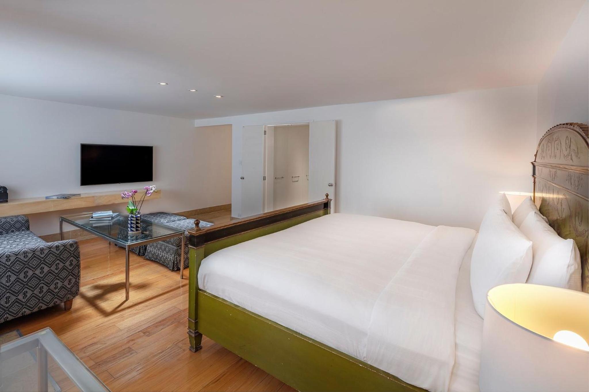 Junior King Suite - Photo 5