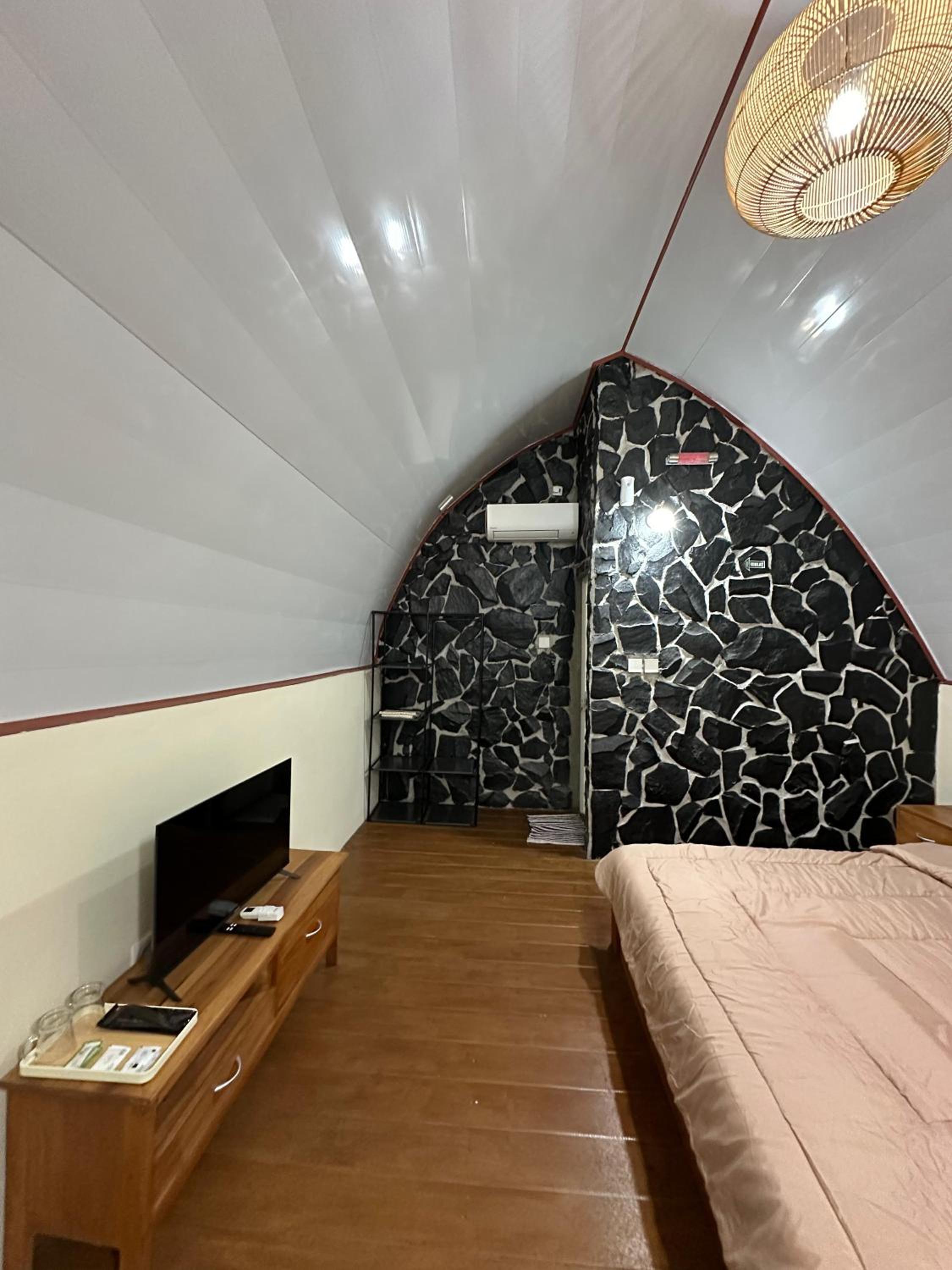 Queen Room with Garden View