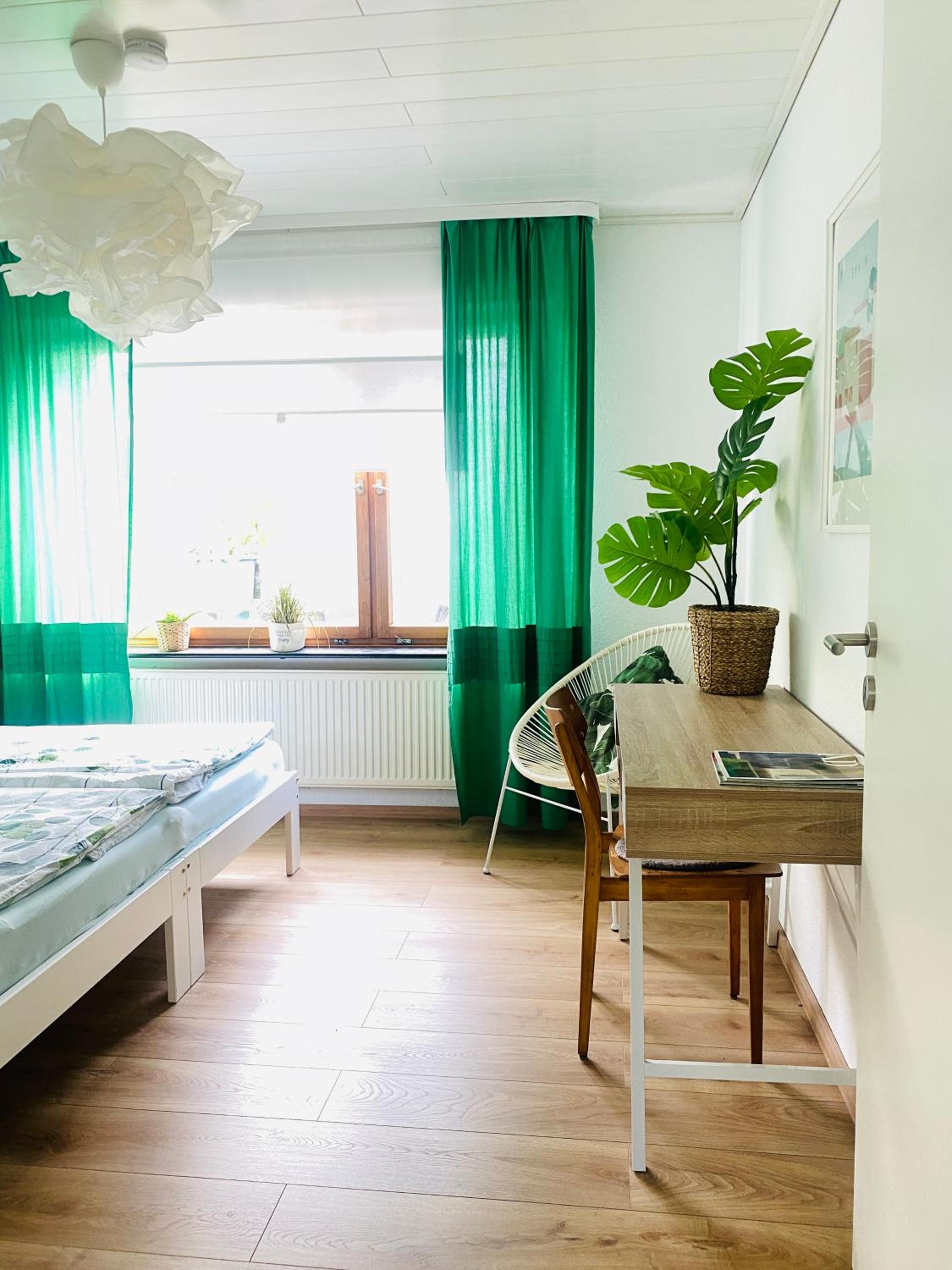 Five-Bedroom House photo 1