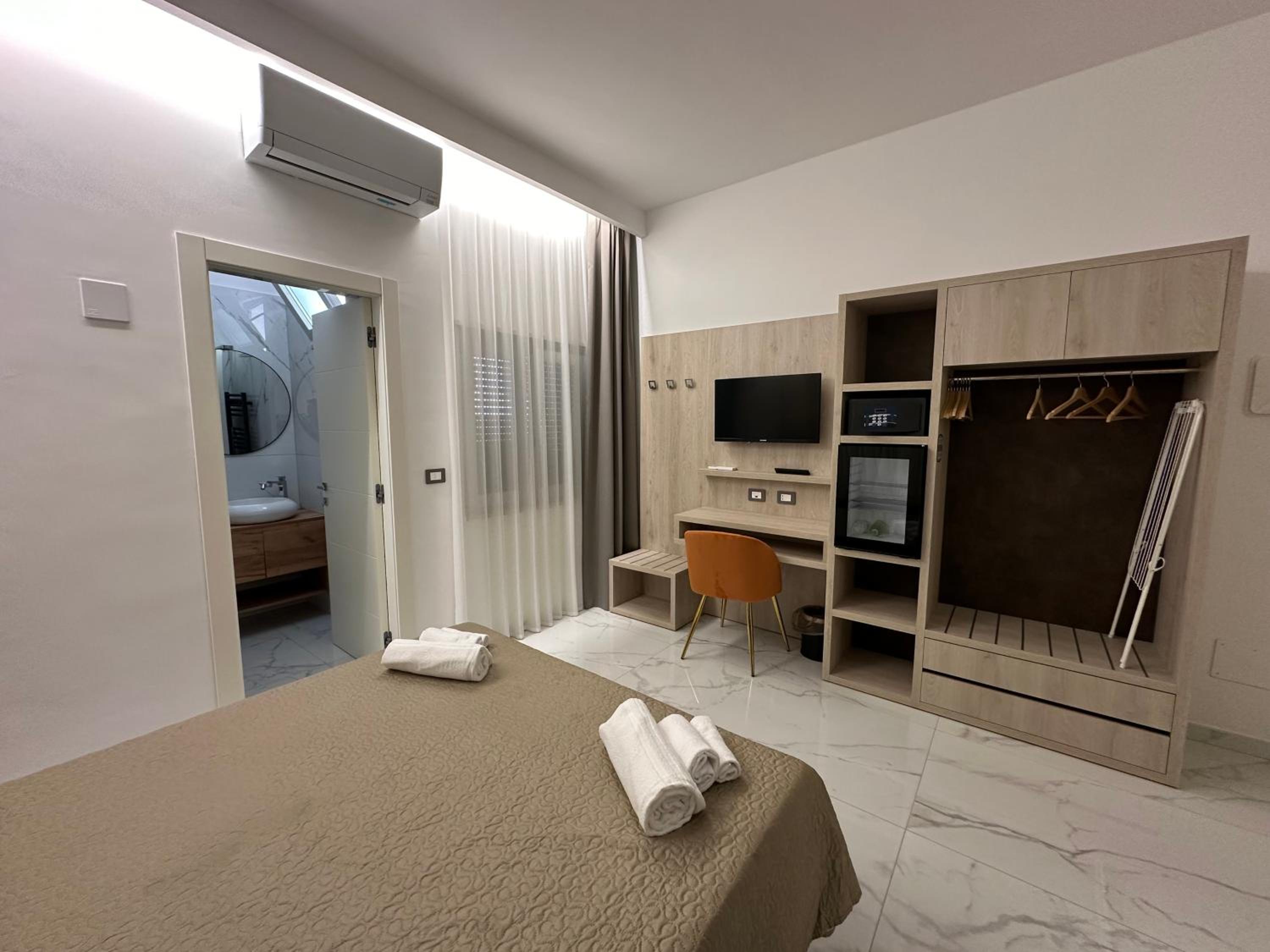 Quadruple Room with Private Bathroom photo 3