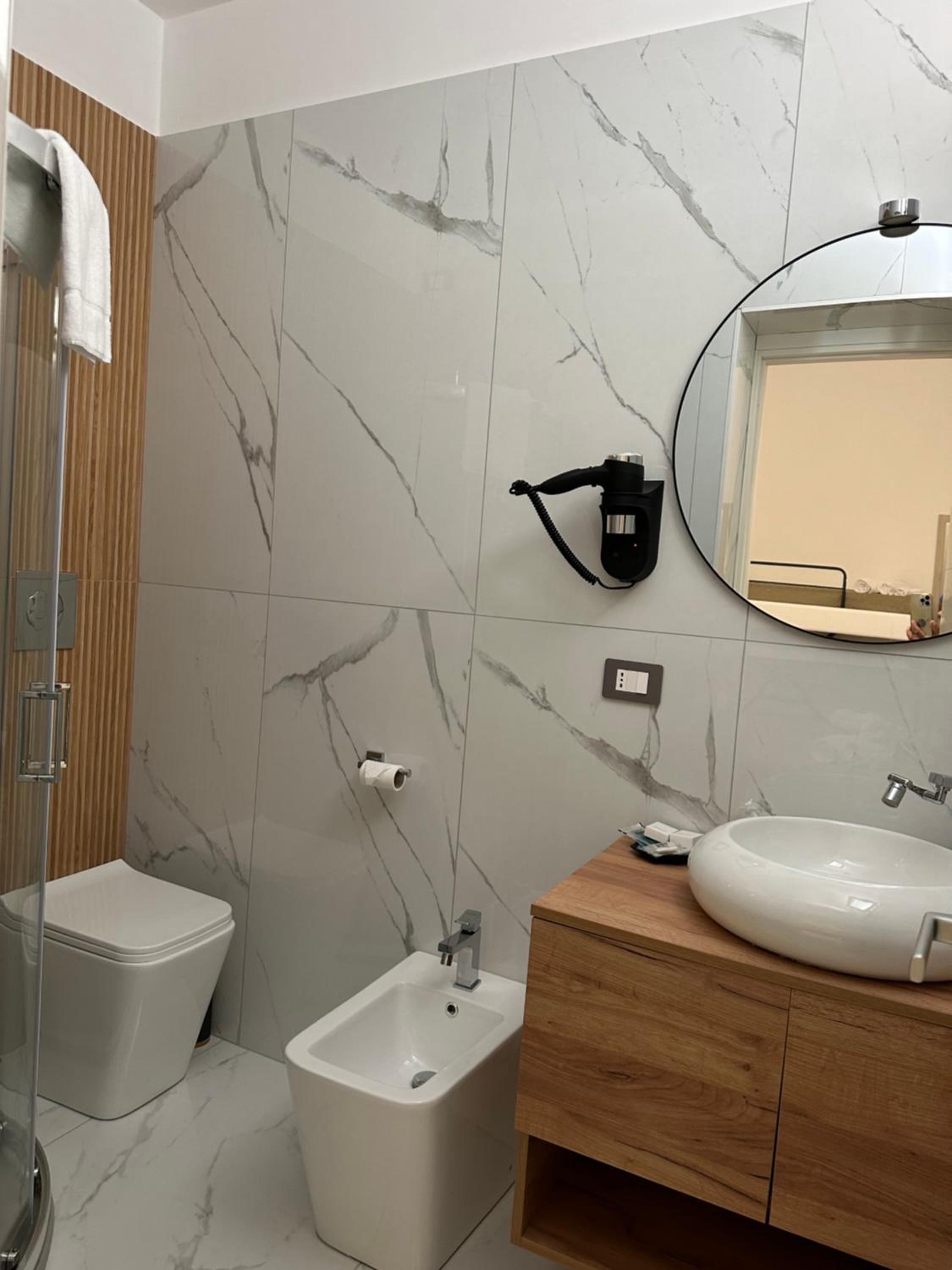 Quadruple Room with Private Bathroom photo 2