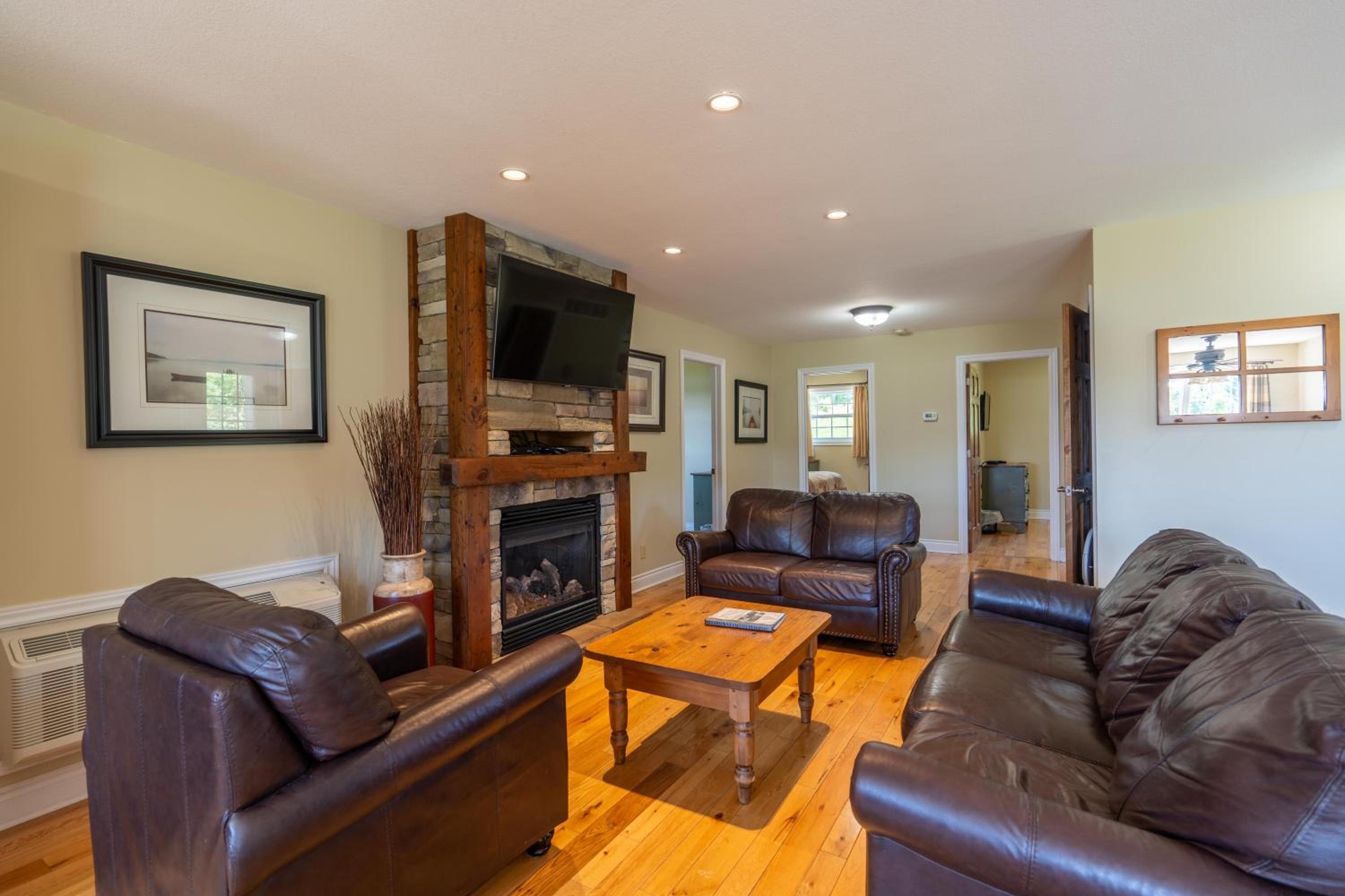 Luxury Cottage - Meadowvale