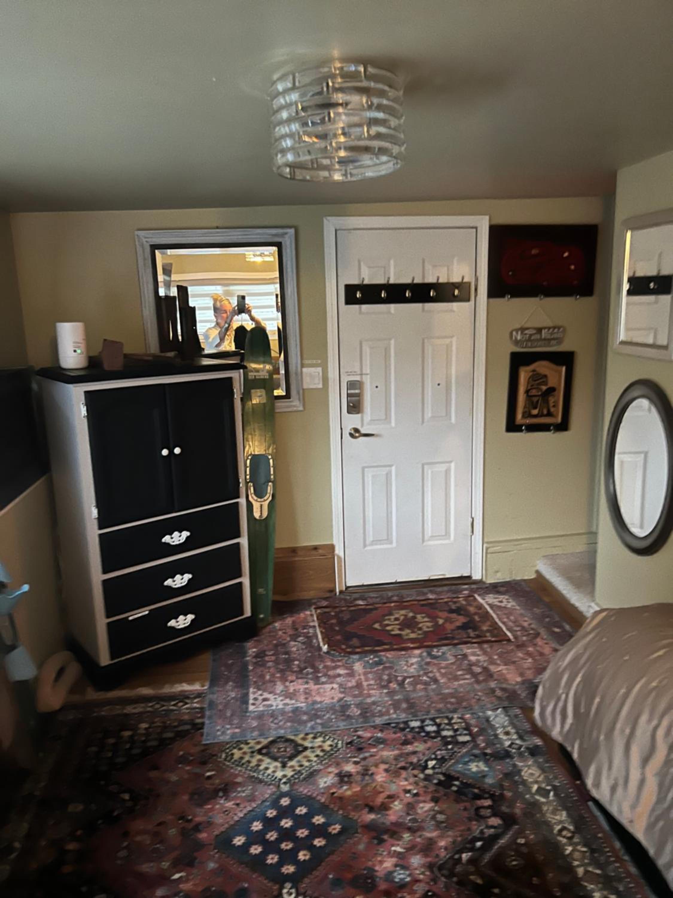 One-Bedroom House photo 1