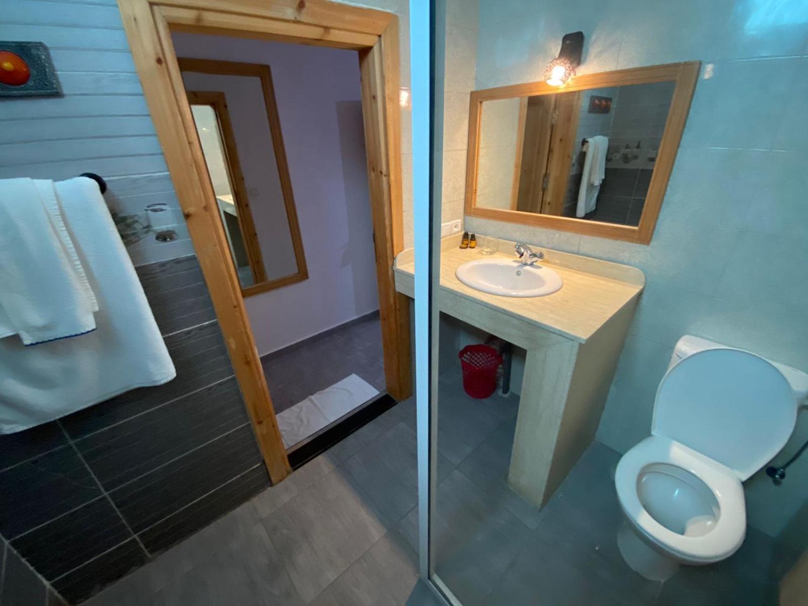 Double Room with Private Bathroom photo 2