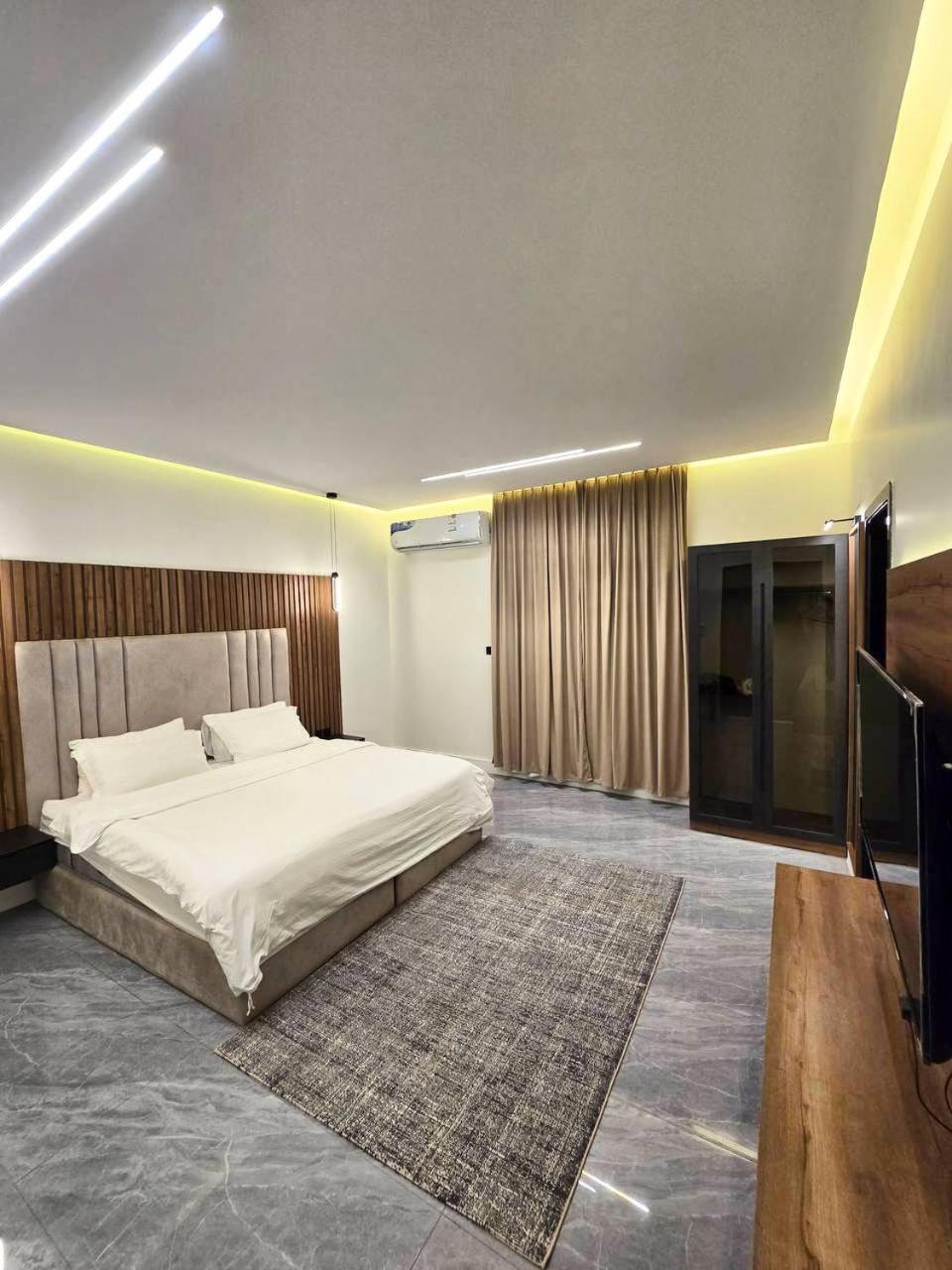Two-Bedroom Apartment With Balcony photo 2