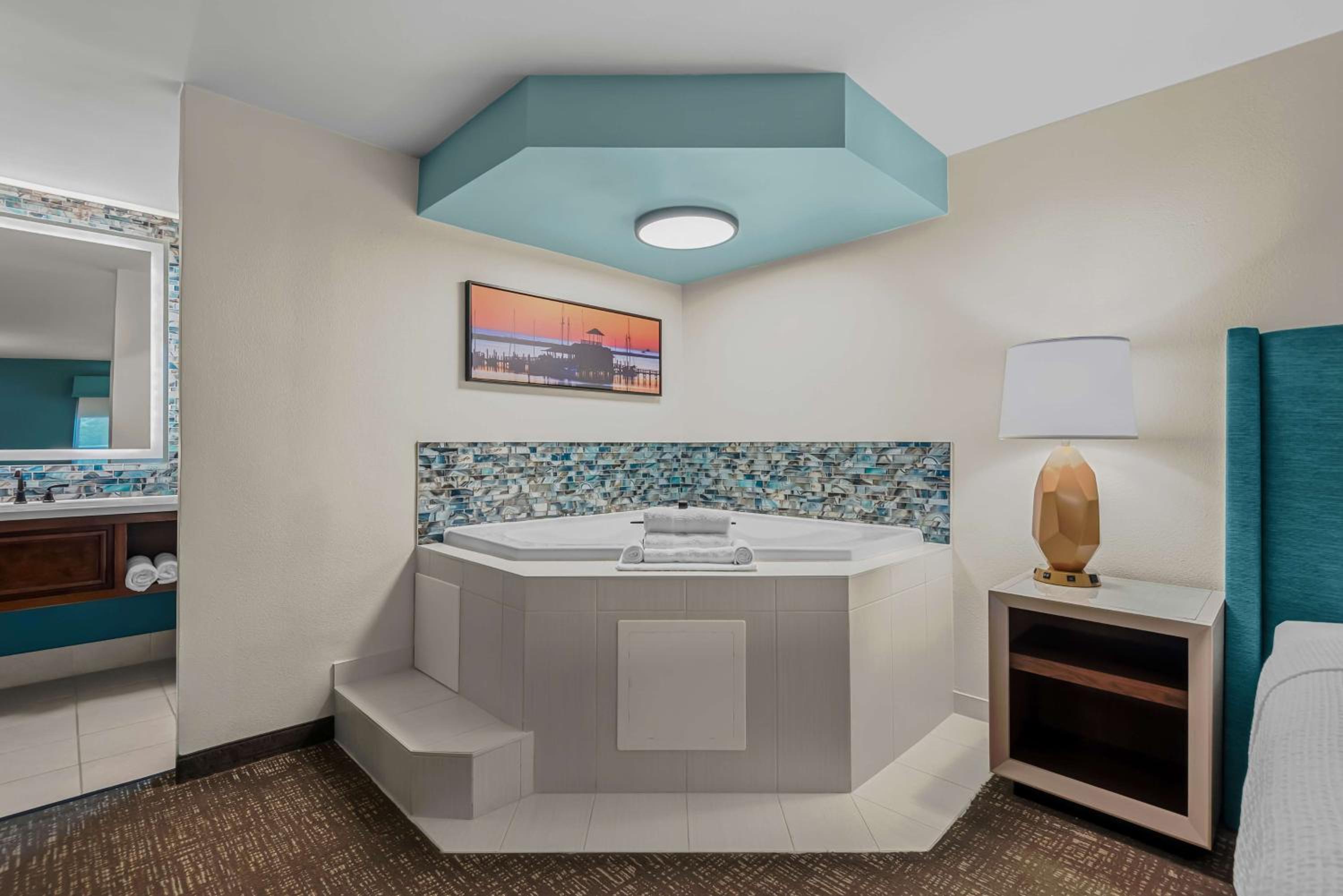 King Room with Spa Bath - Photo 2