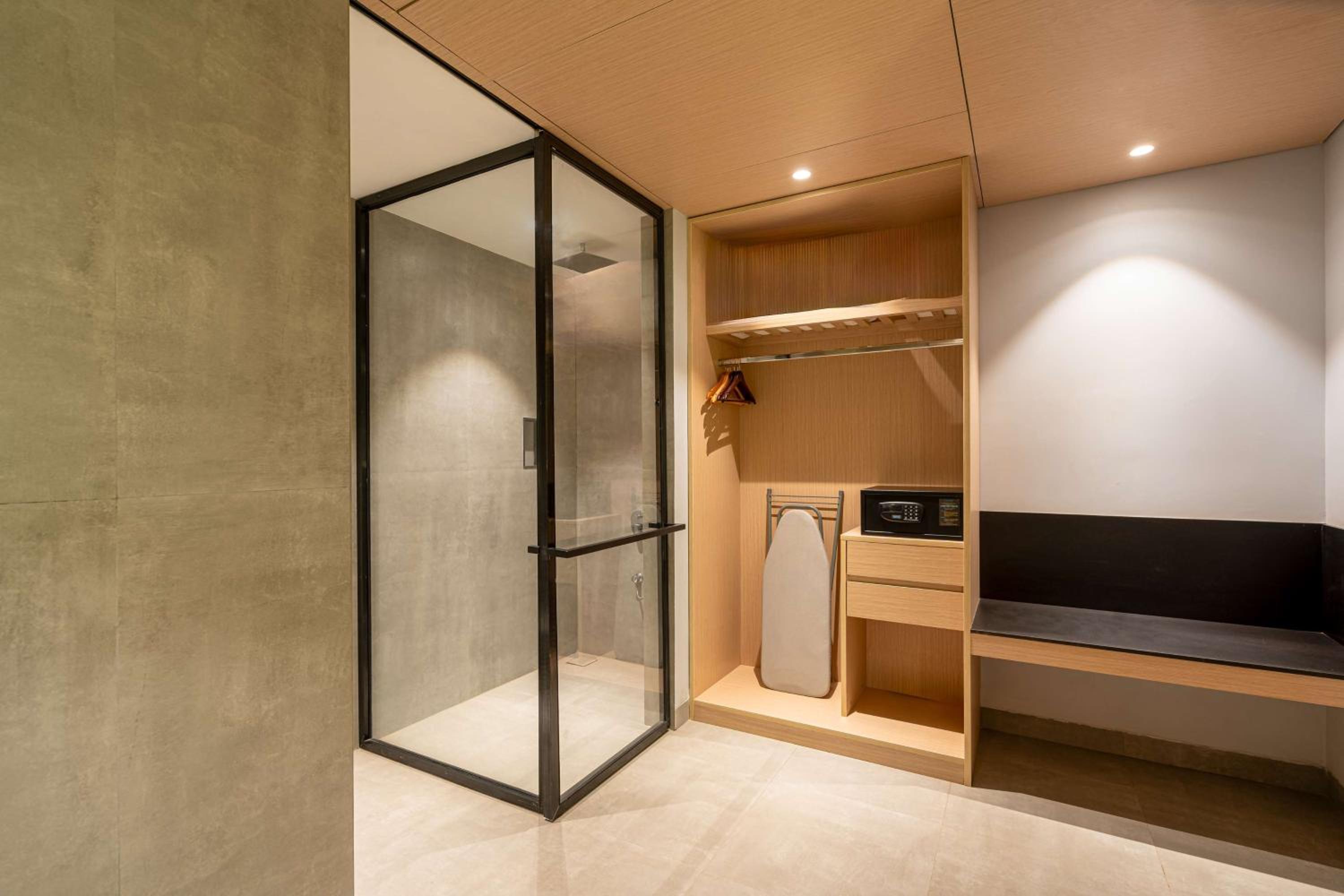 Villa with 15 Mins Spa Teaser (Head Massage or Foot Massage-Prior Appointment required),Chef Choice In-room Amenities,15 % Discount Spa & Saloon,Recreation activities – Magic Show & Karaoke photo 3