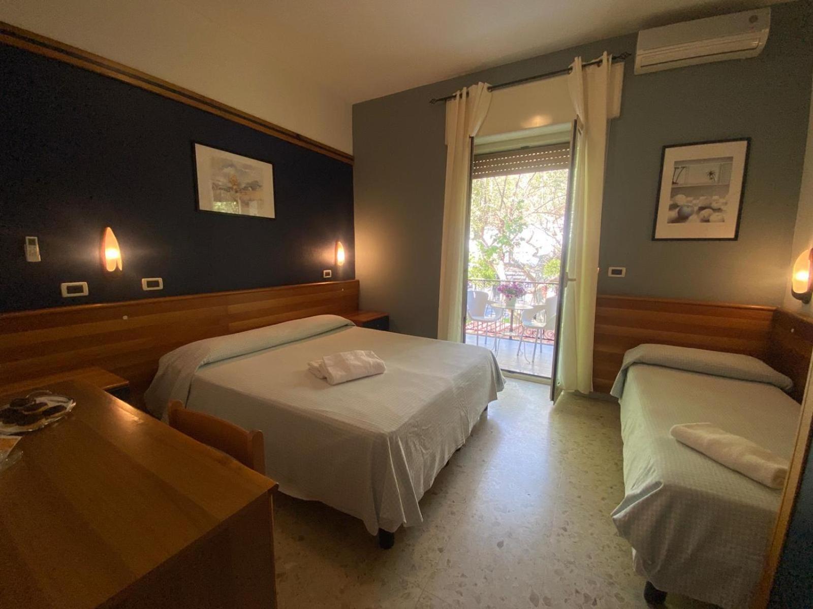 Triple Room with Balcony photo 2