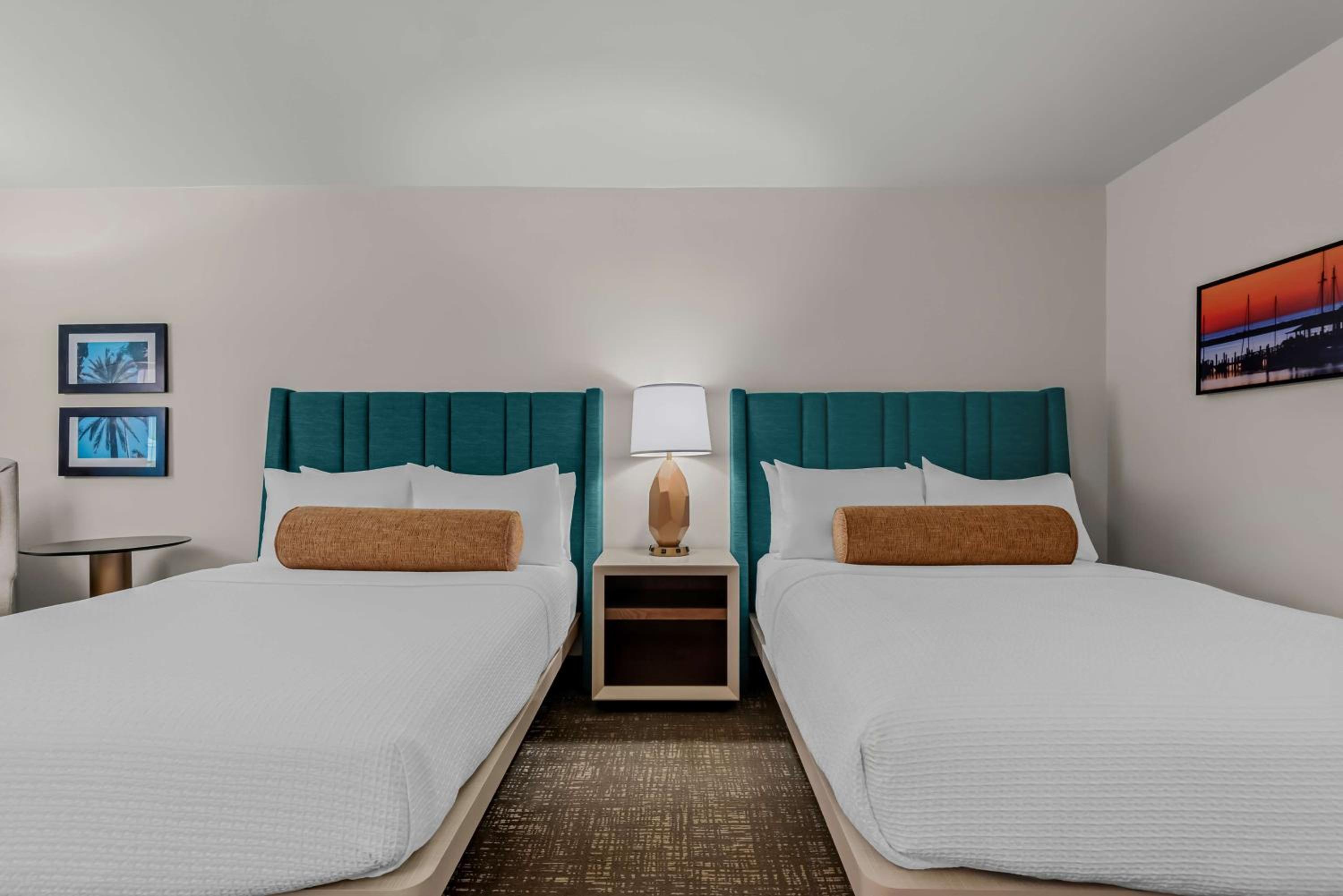 Queen Suite with Two Queen Beds - Non-Smoking - Photo 1