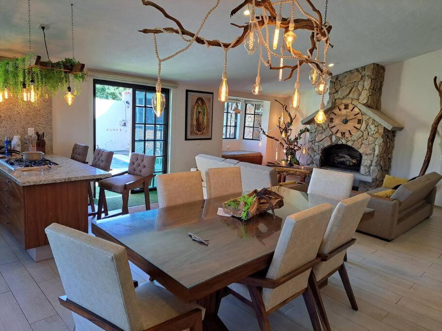 Five-Bedroom House photo 2