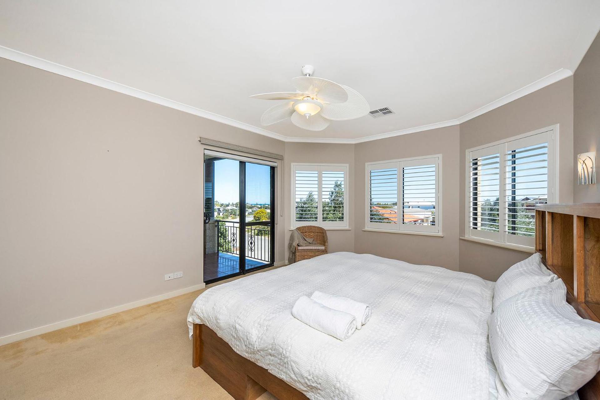 Four-Bedroom House photo 1