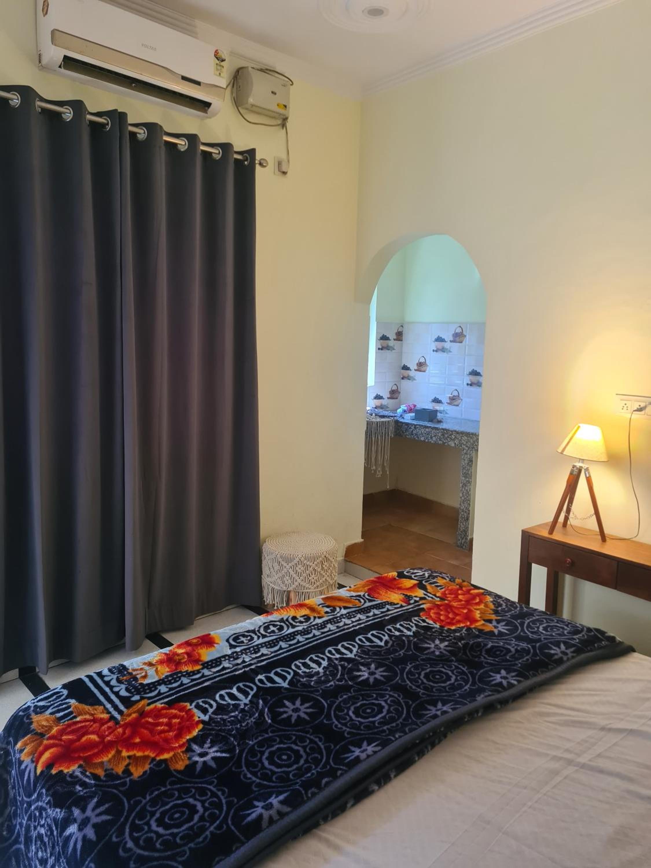 Queen Room photo 1