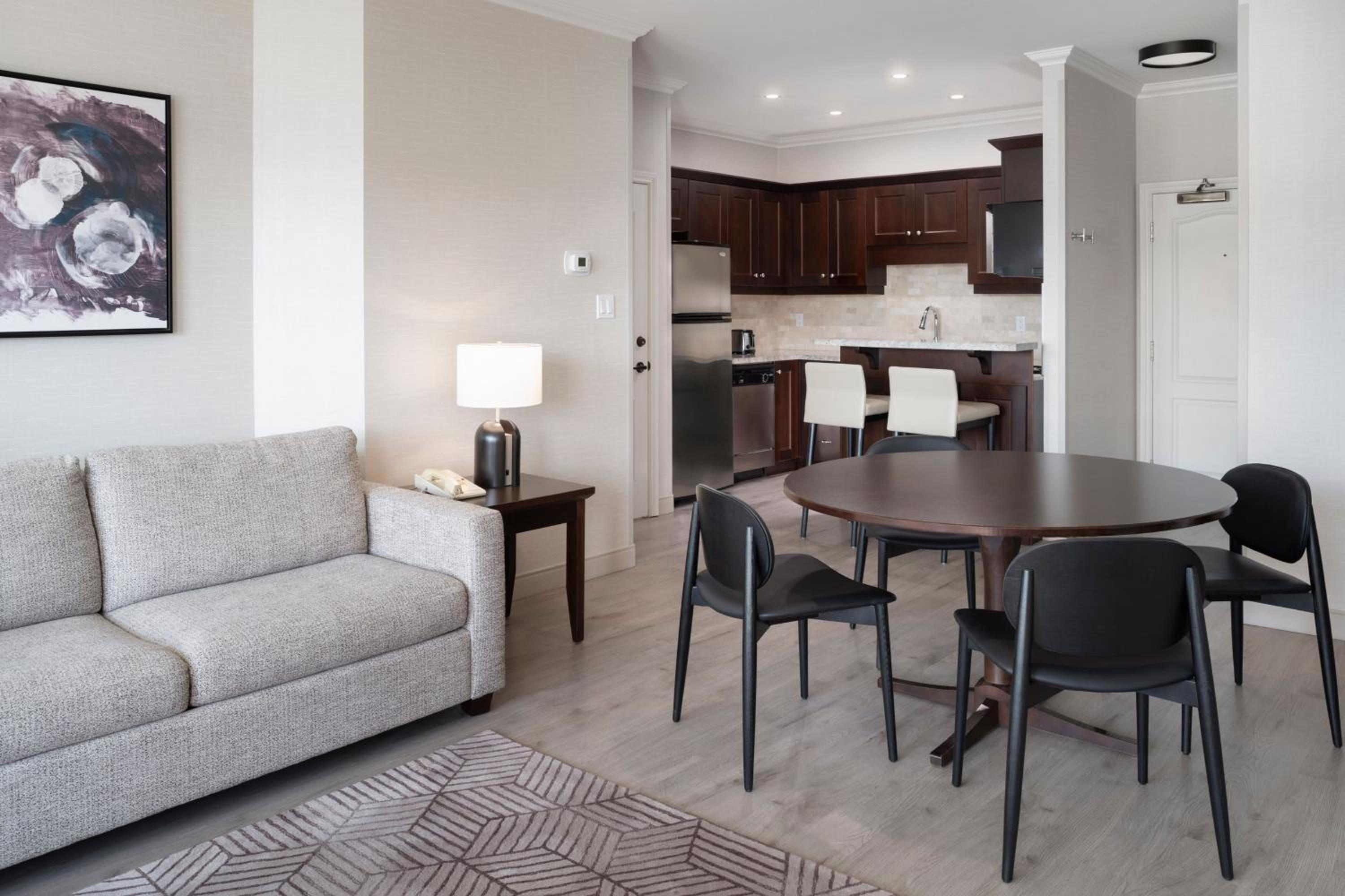 Two-Bedroom Residence with Whirlpool
