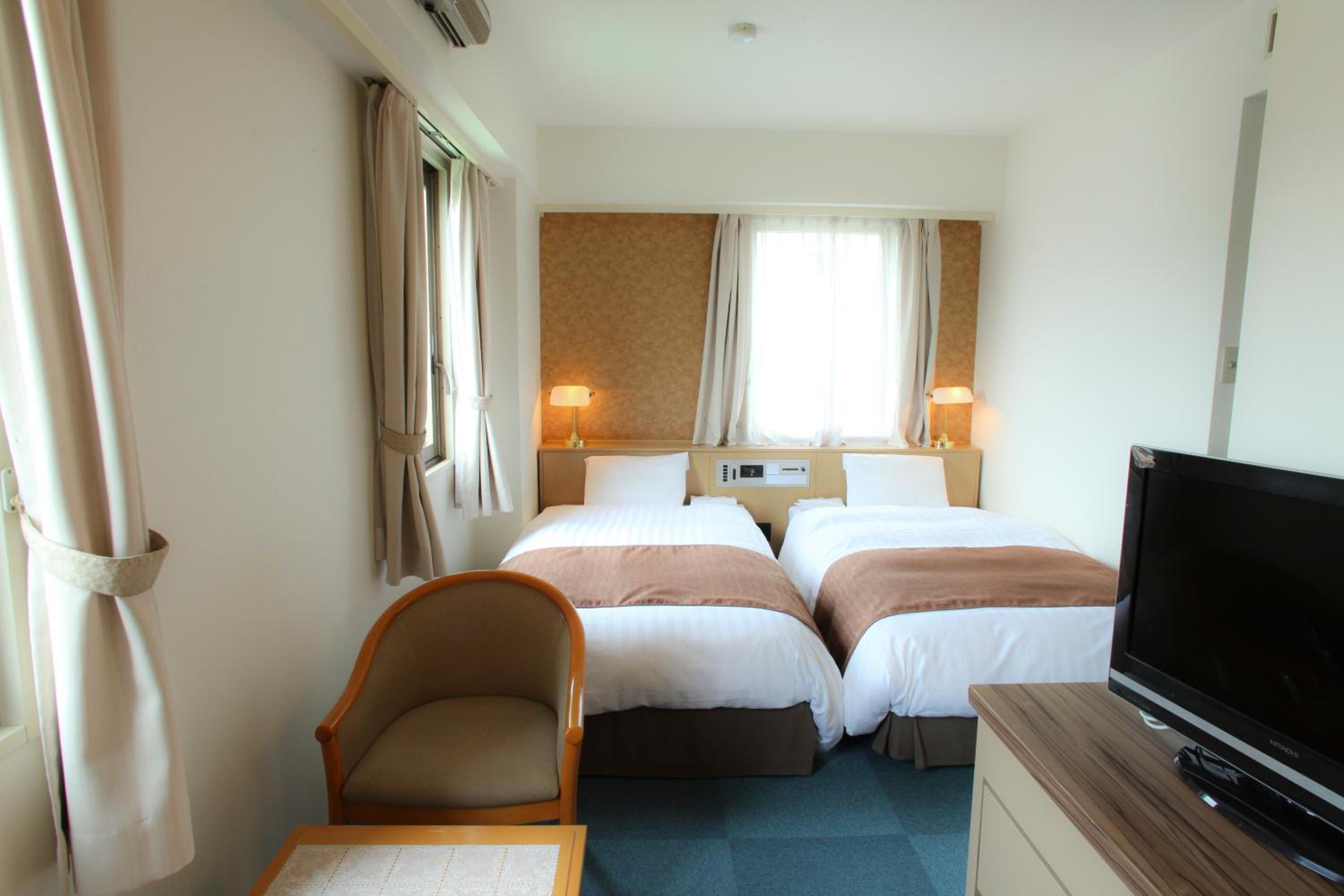 Twin Room - Photo 13