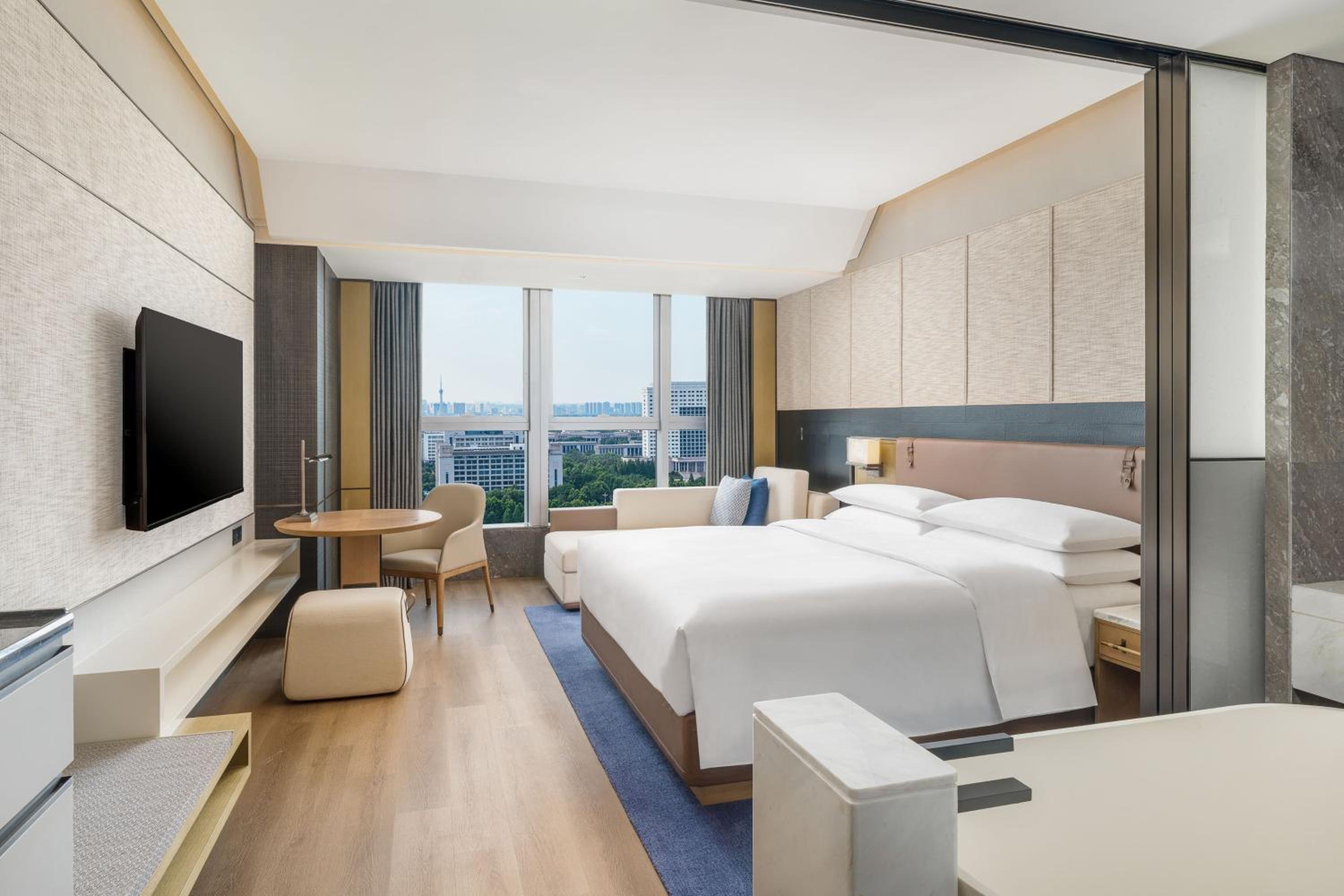 Club King Room