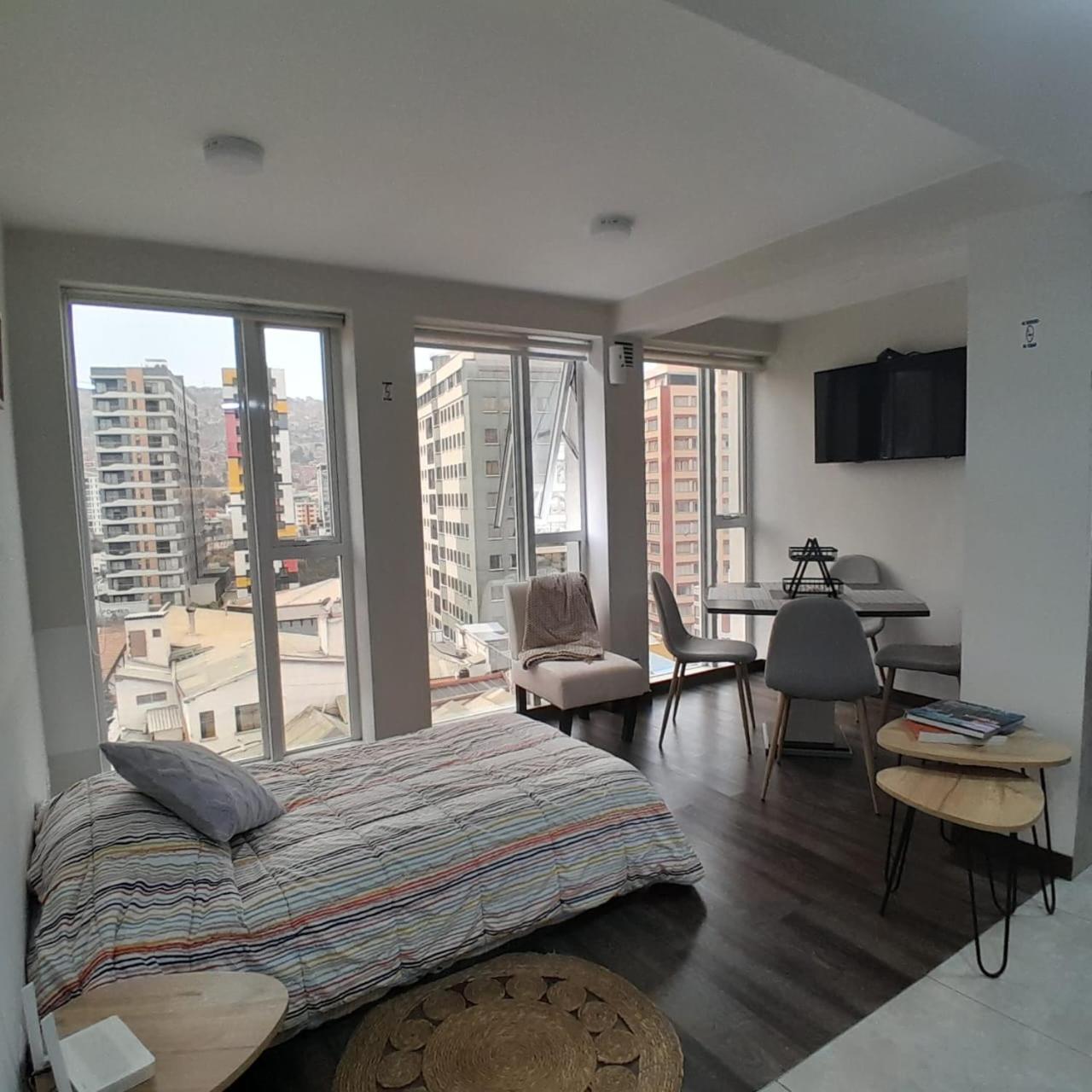 One-Bedroom Apartment photo 3