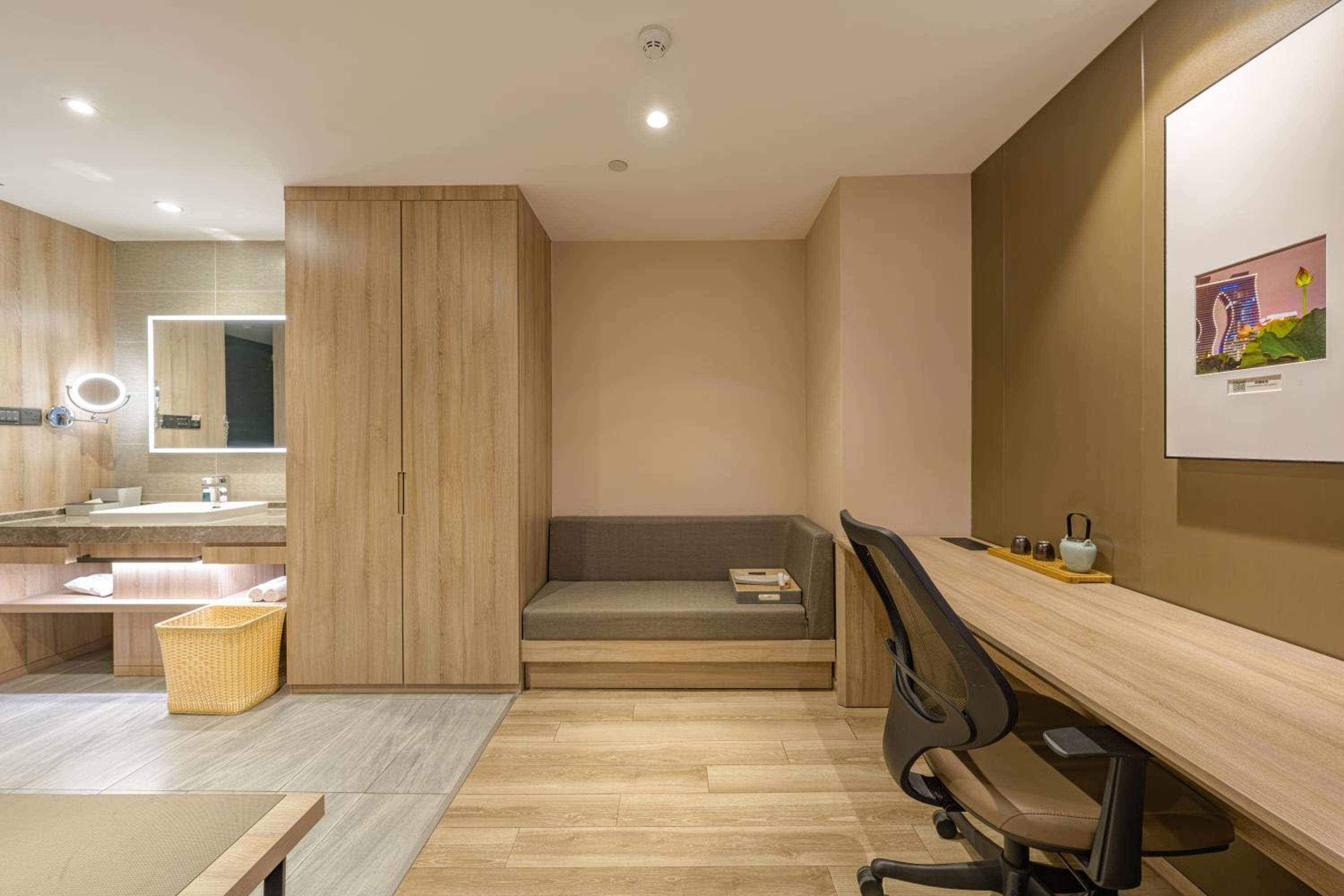 Superior King Room