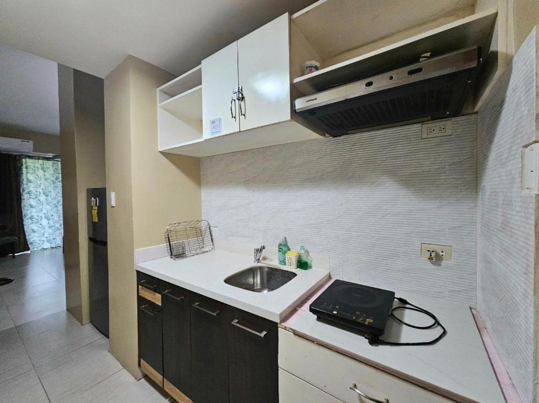 Apartment with Mountain View - Photo 2