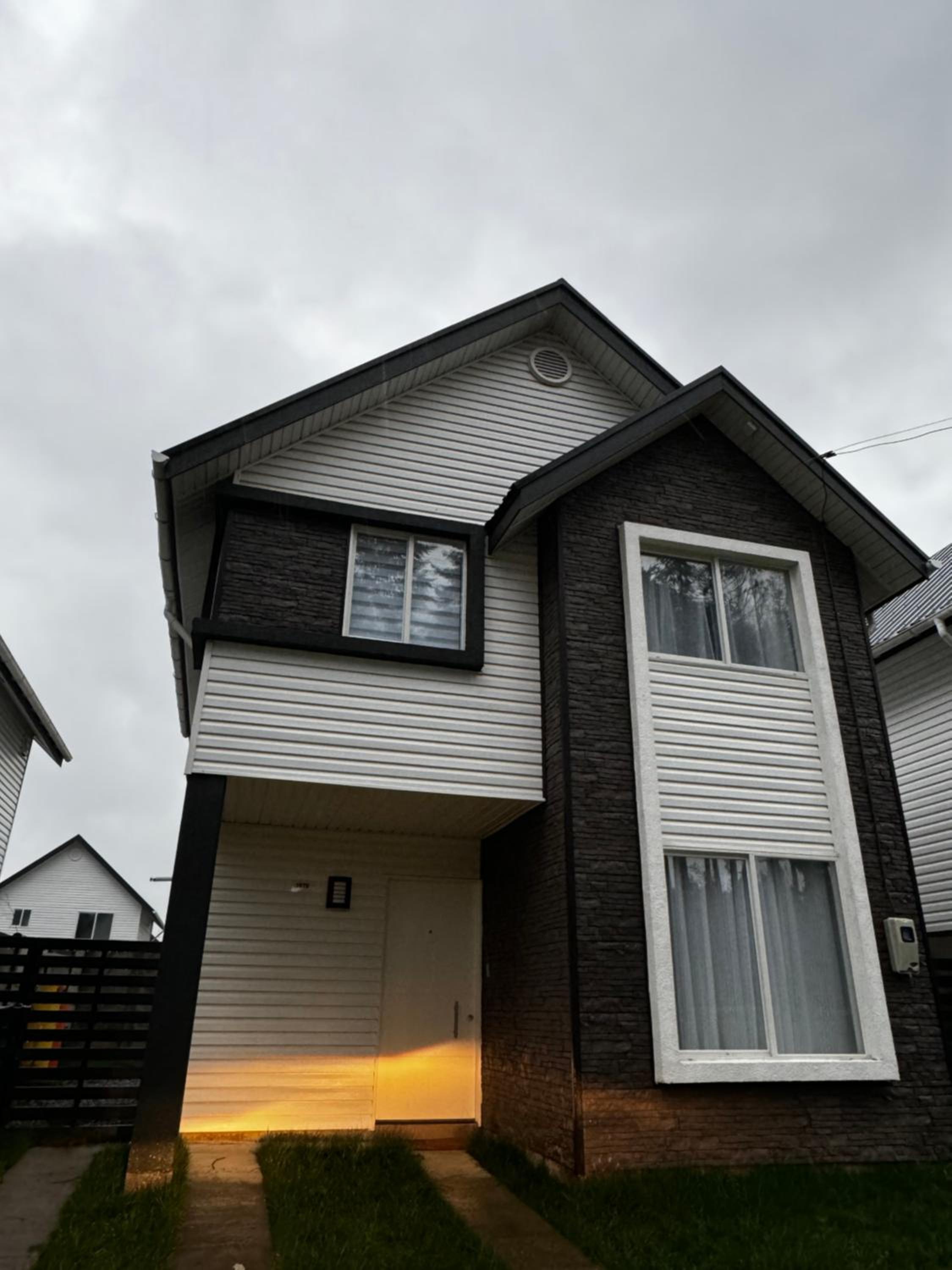 Two-Bedroom House photo 3
