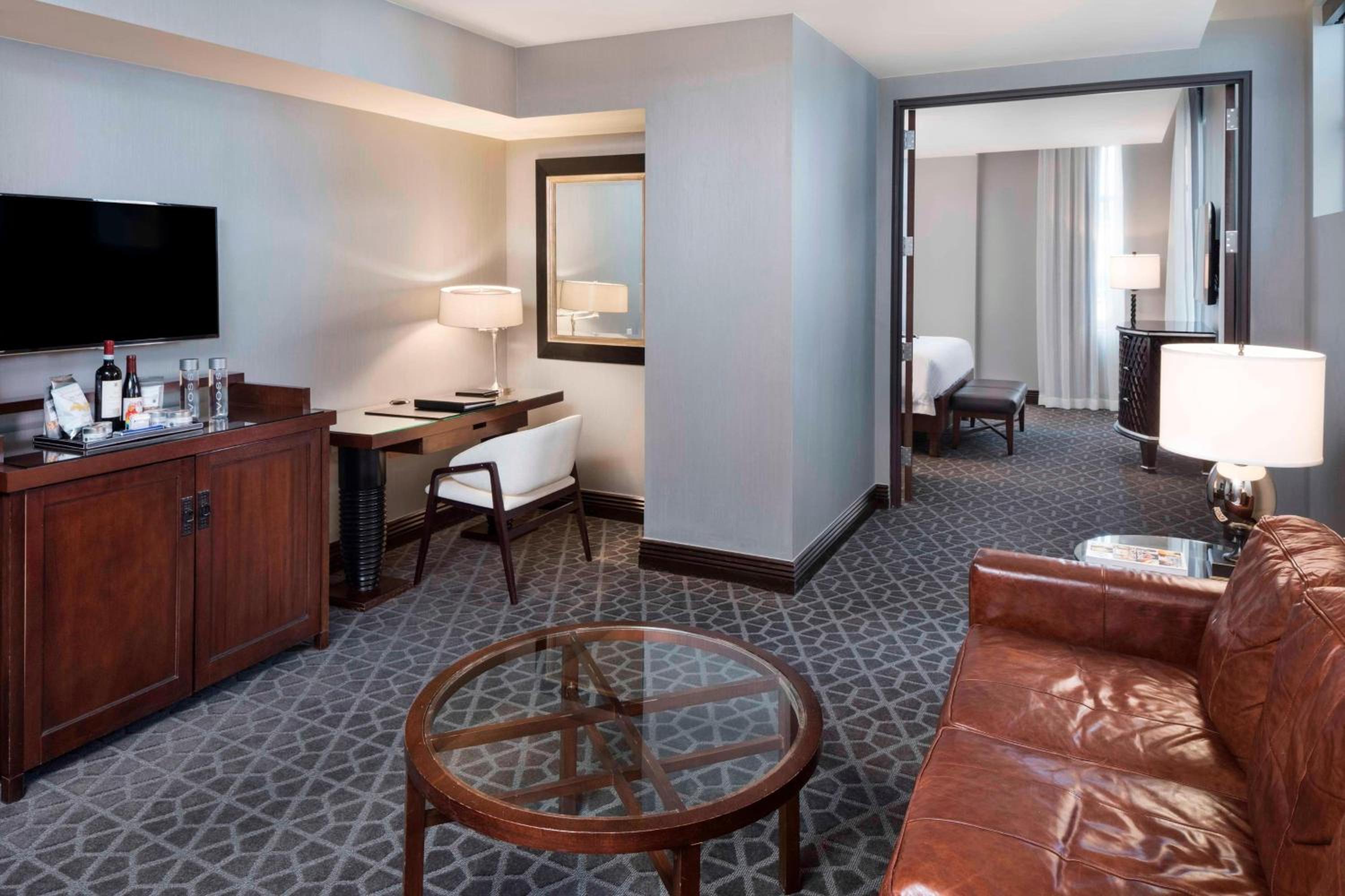 Superior Suite - Photo 1