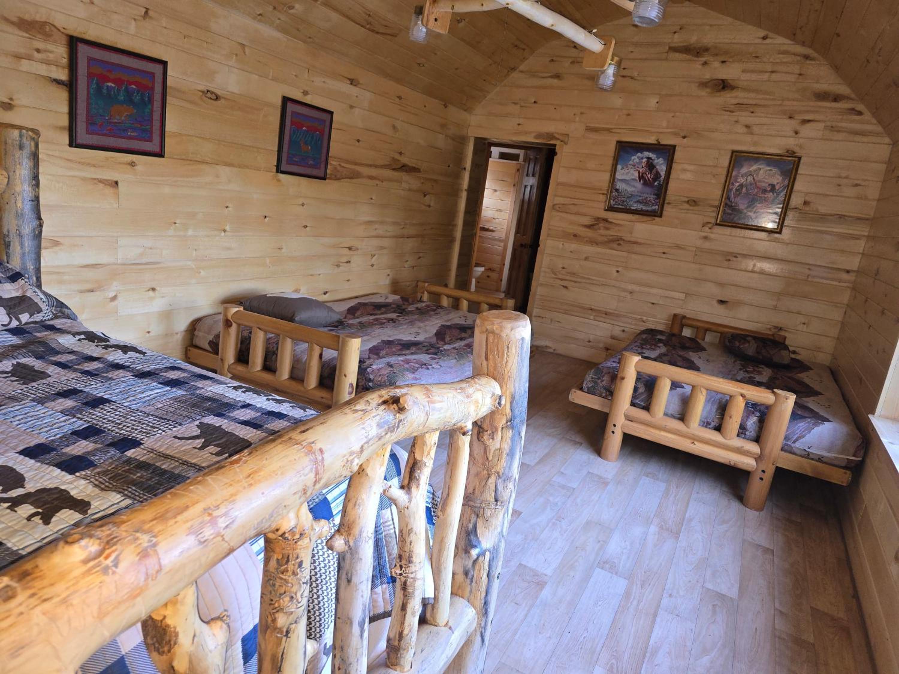 One-Bedroom House photo 1