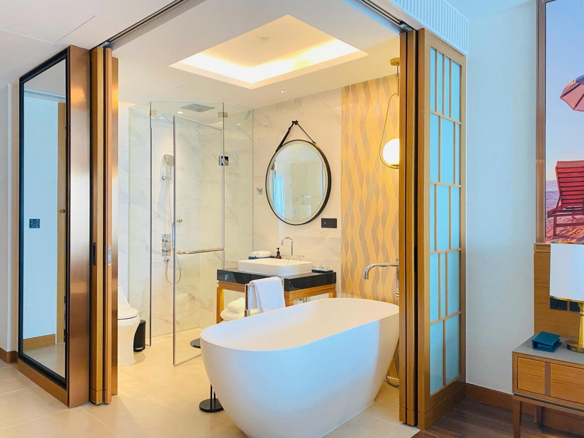 ​Premium Oceanview Double Room - Photo 22