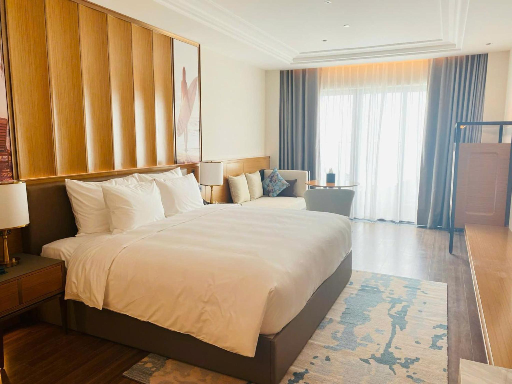 ​Premium Oceanview Double Room - Photo 21