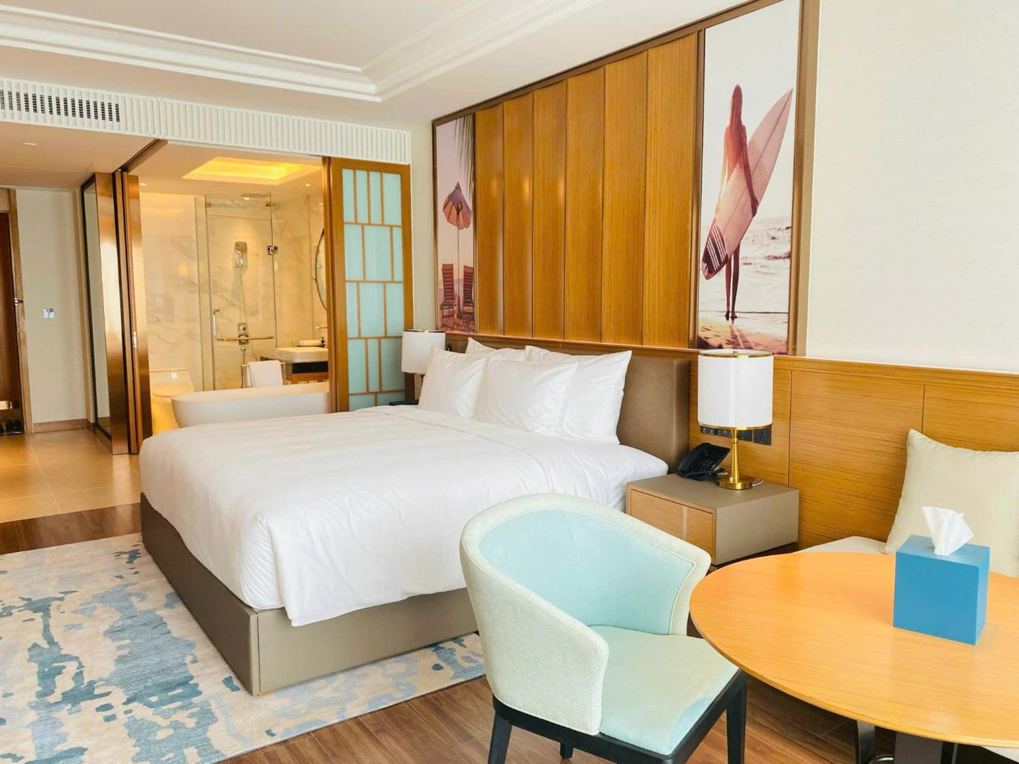 ​Premium Oceanview Double Room - Photo 20