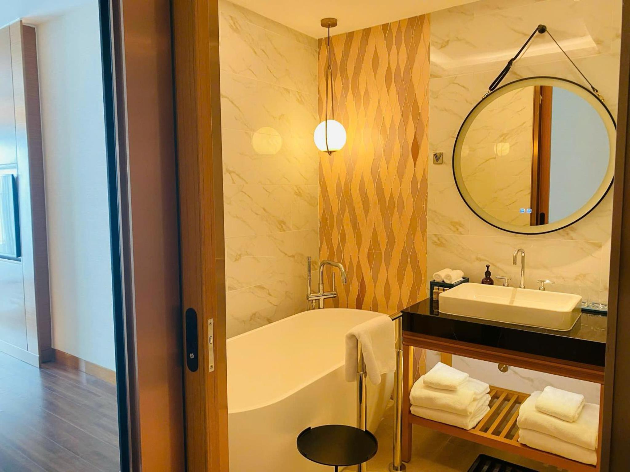 ​Premium Oceanview Double Room - Photo 18