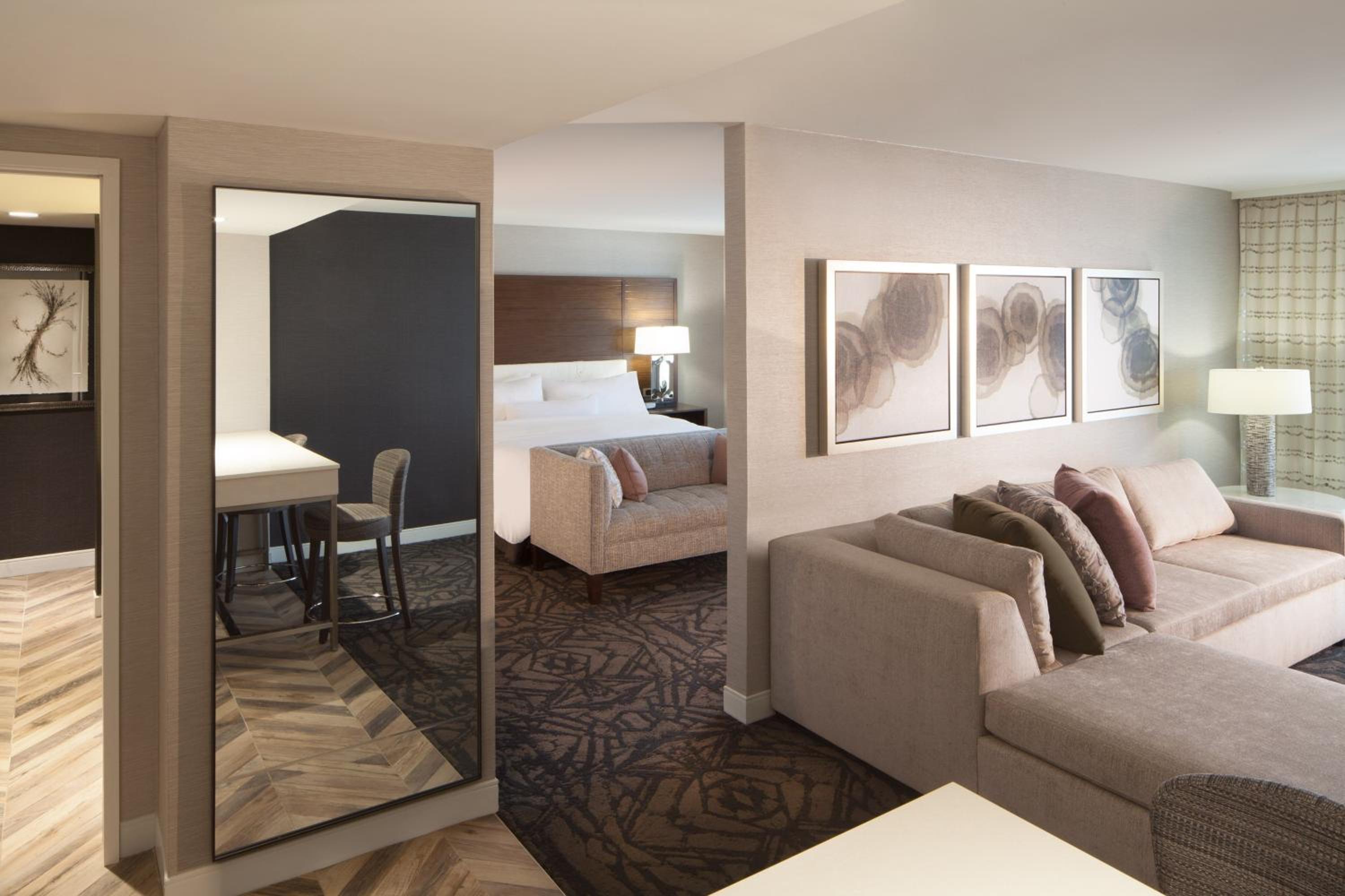 Executive King Suite photo 2