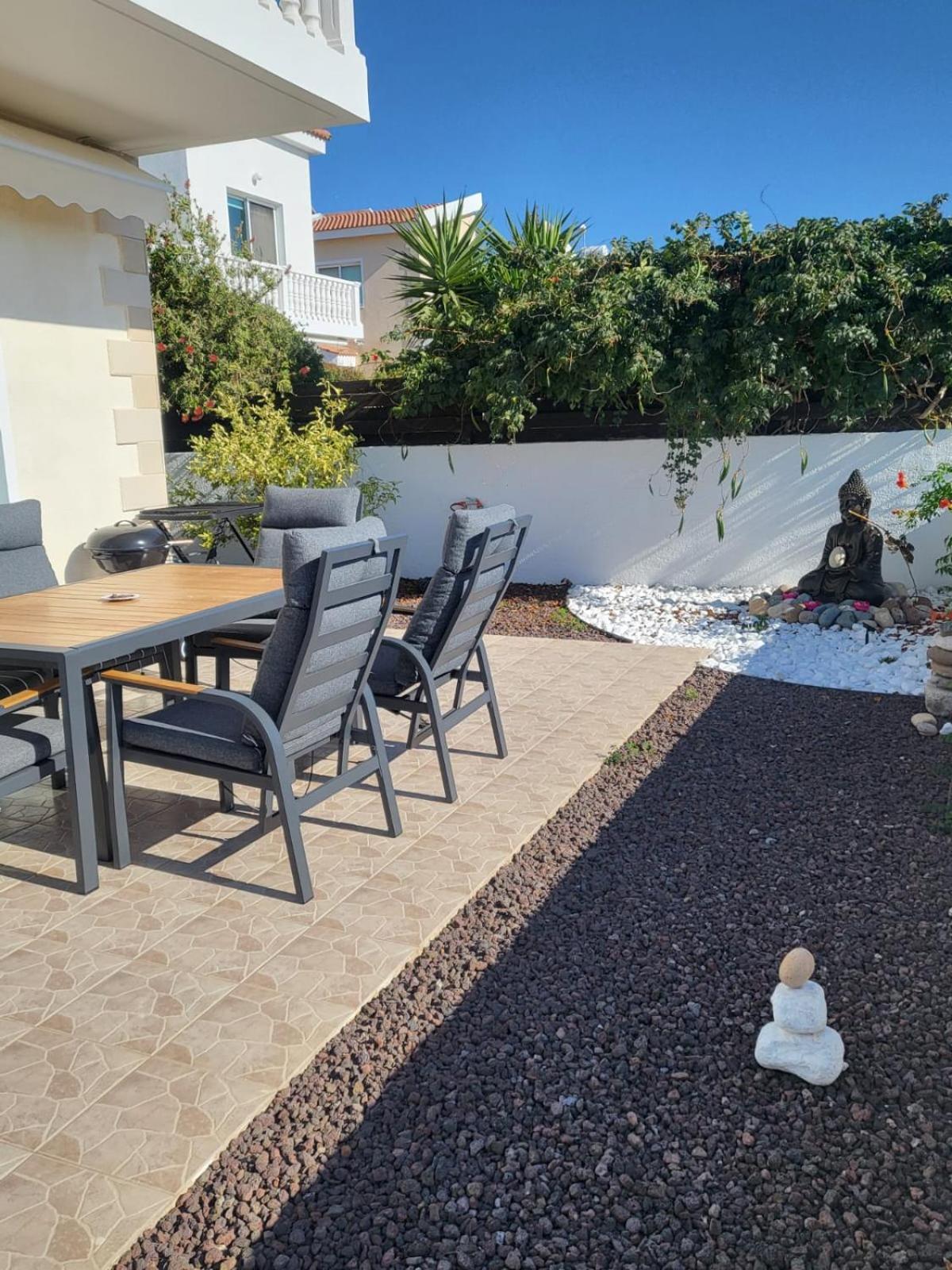 Three-Bedroom Villa photo 2