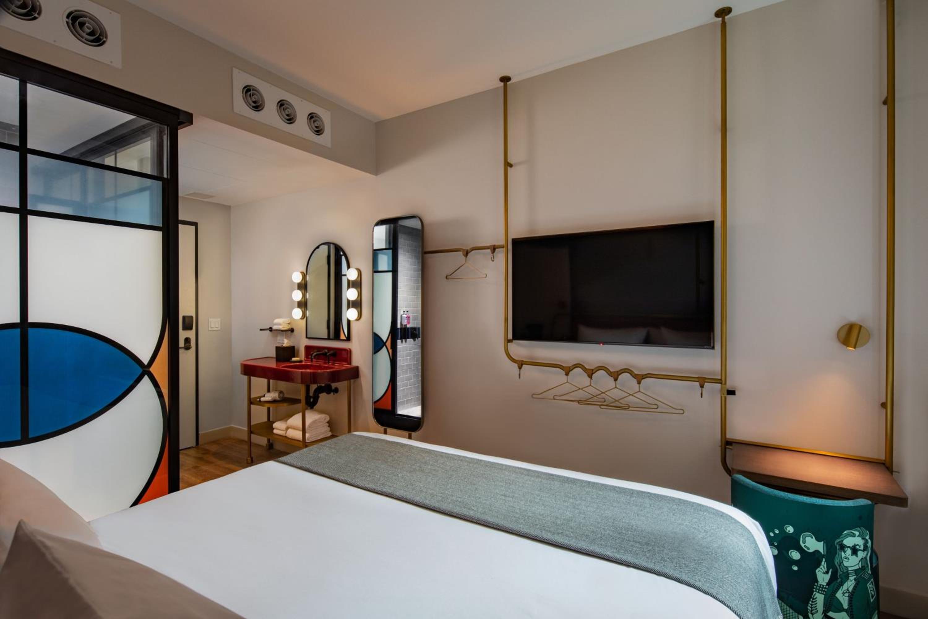King Room with City View - Photo 2